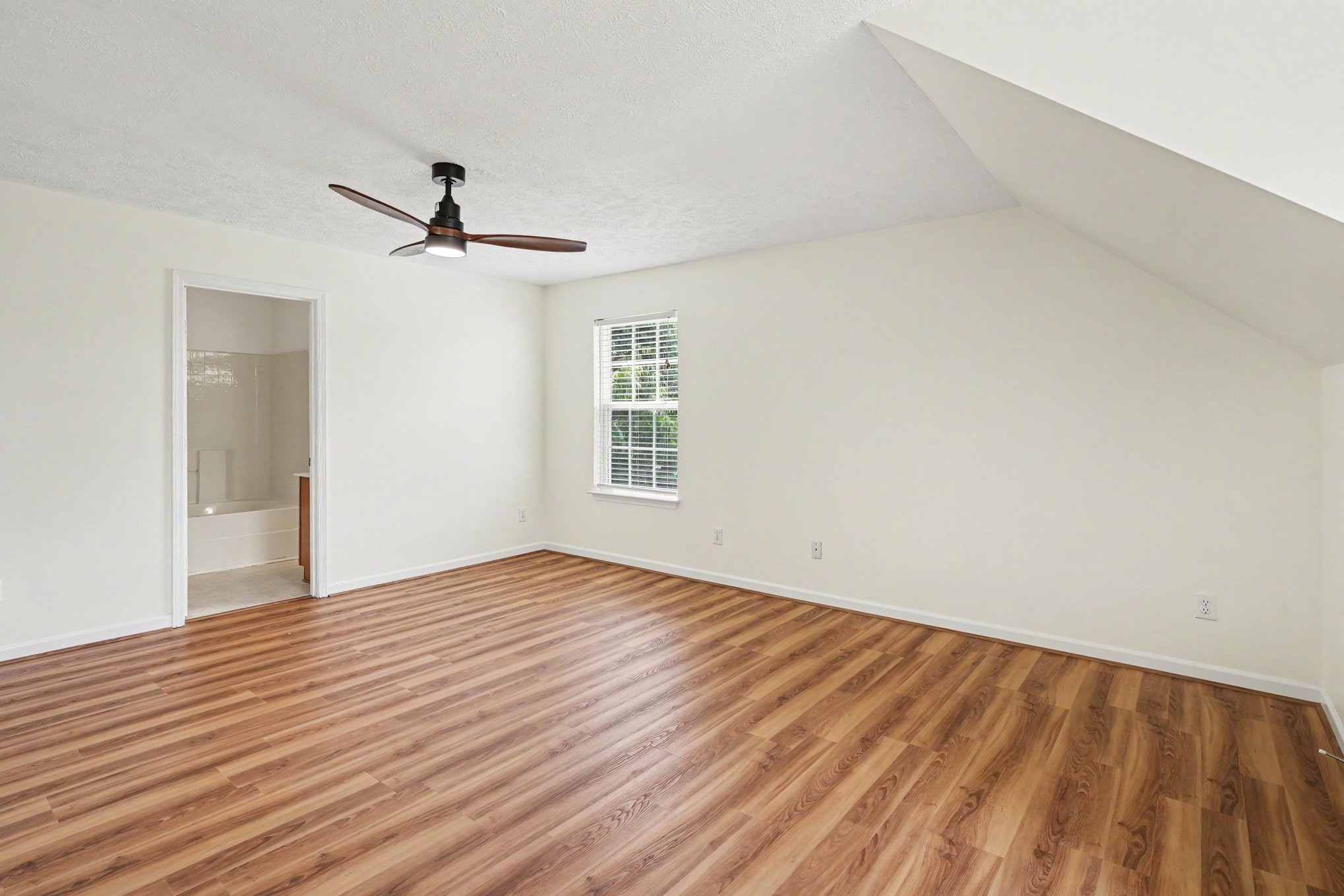 2117 Long Meadow Dr Property Photo 14