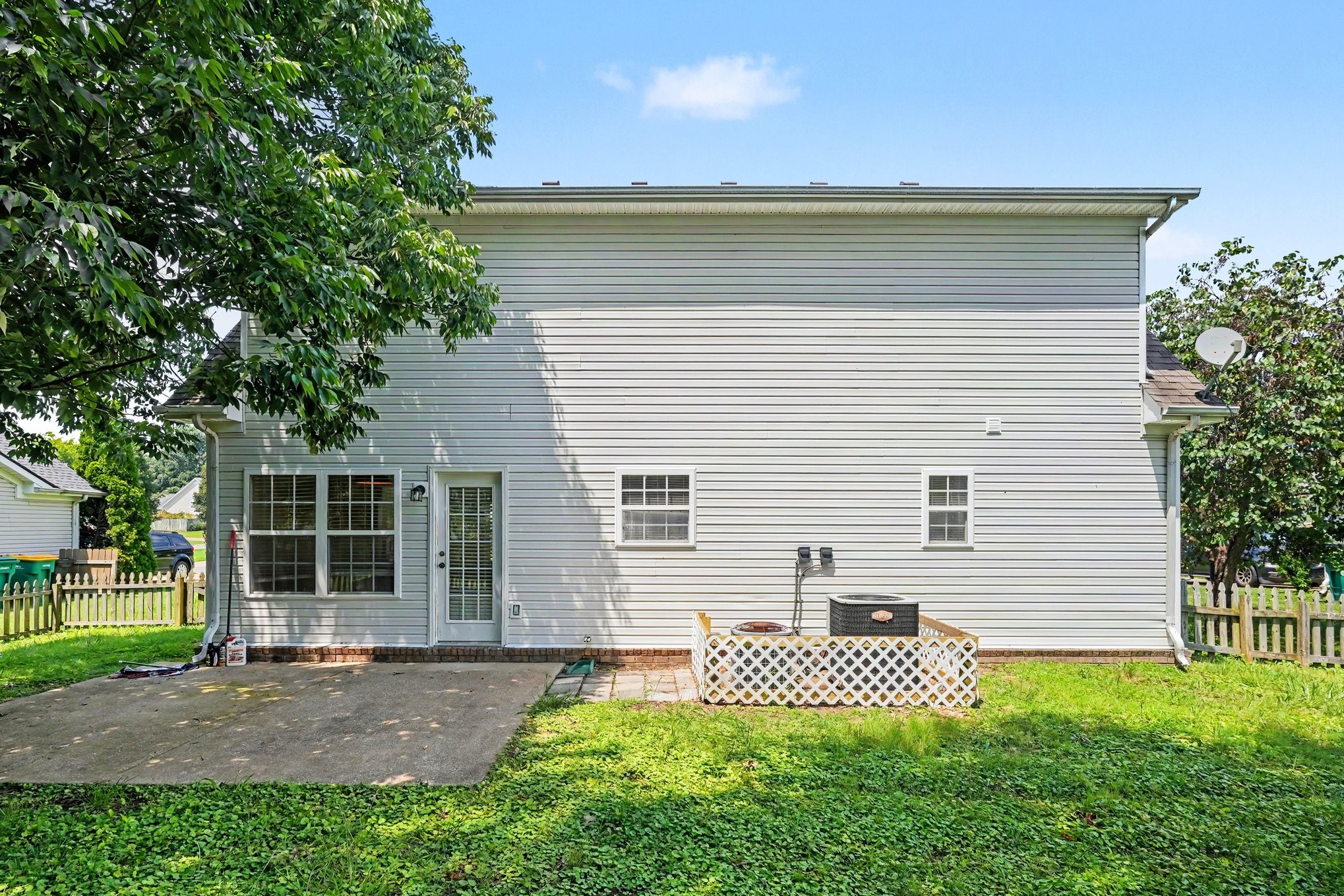 2117 Long Meadow Dr Property Photo 17