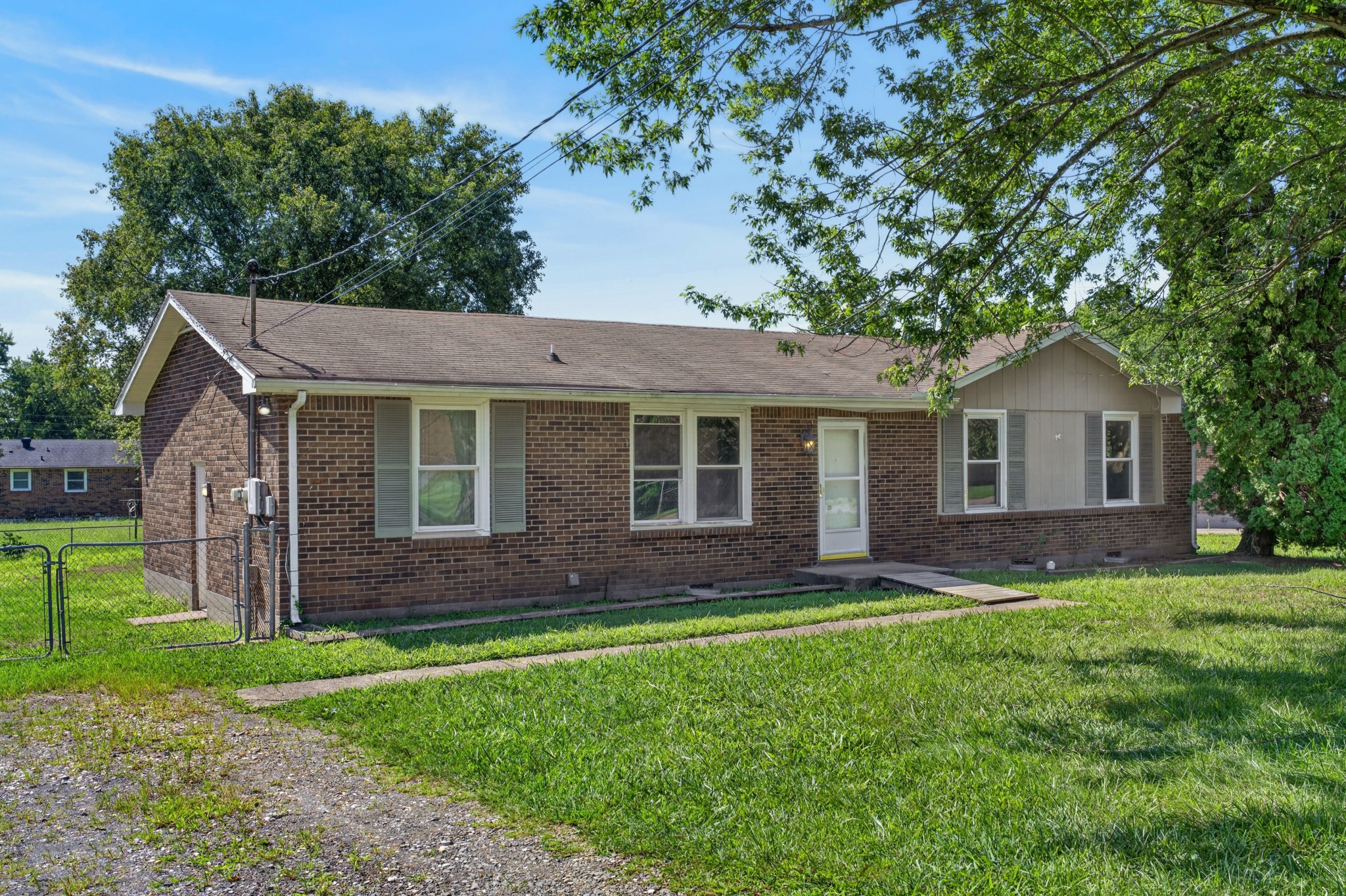 573 Waldorf Dr Property Photo 1
