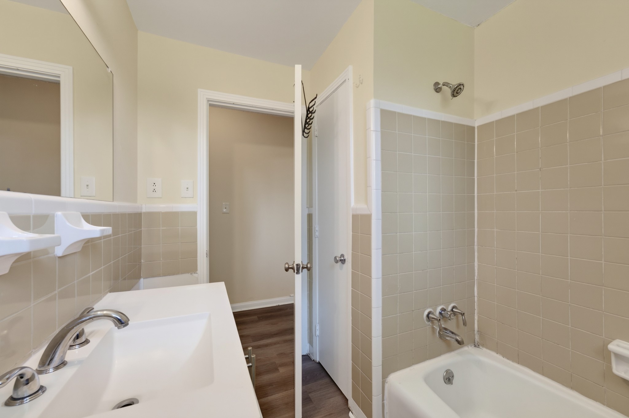 573 Waldorf Dr Property Photo 20