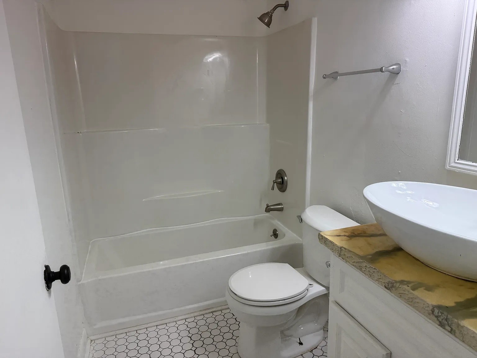 2507 W Heiman St Property Photo 5