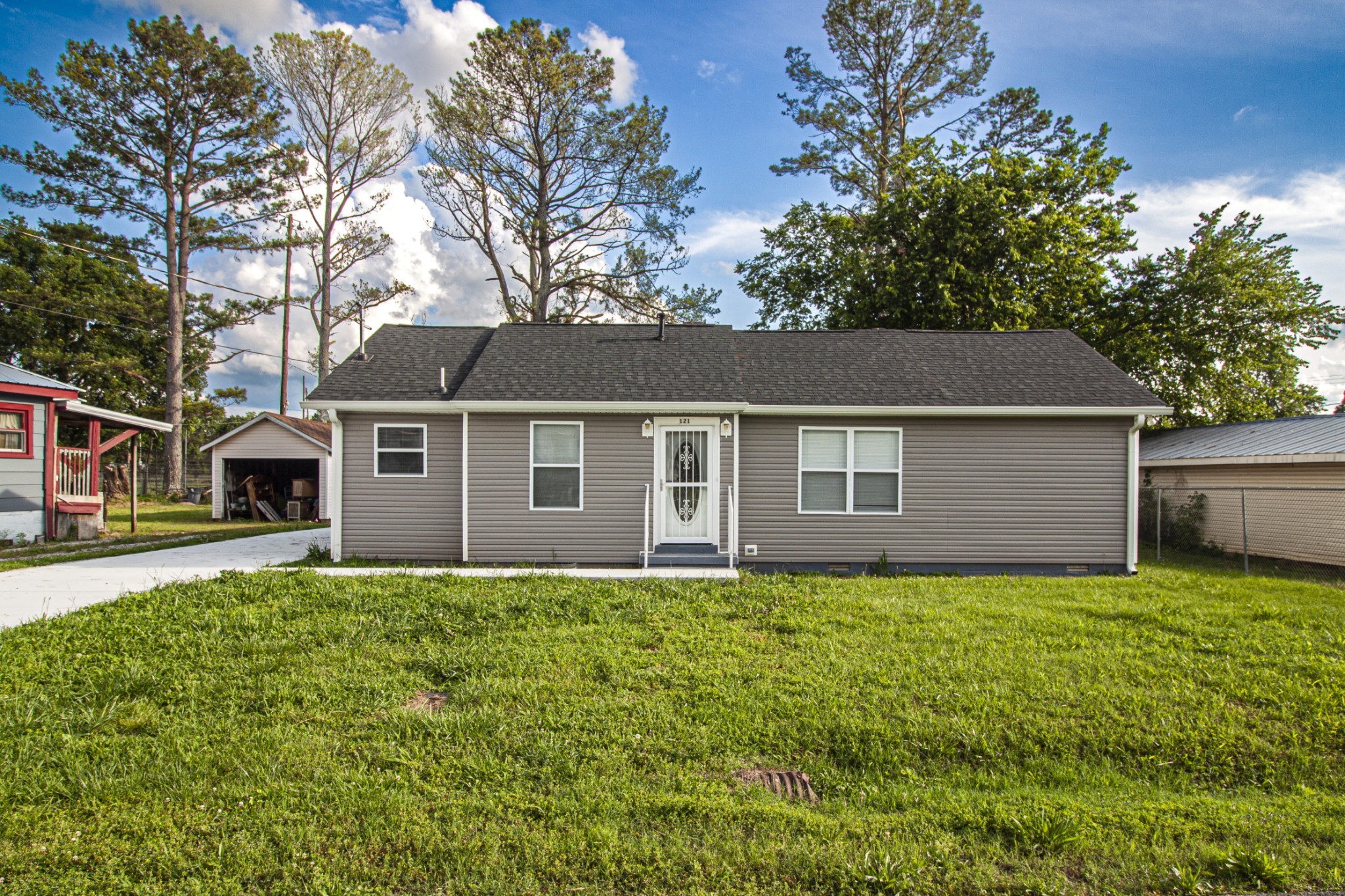 121 Popular St, N Property Photo 1