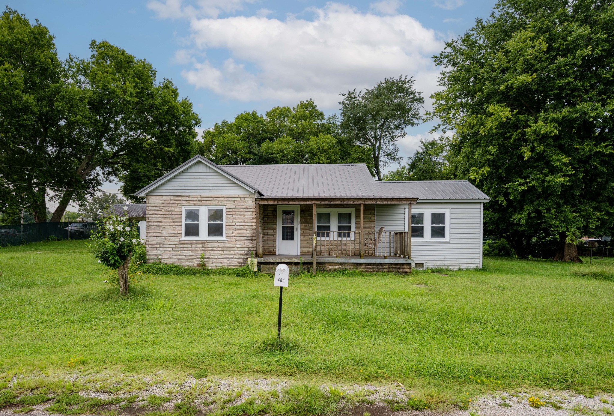 404 Mcmurtrey St Property Photo 1