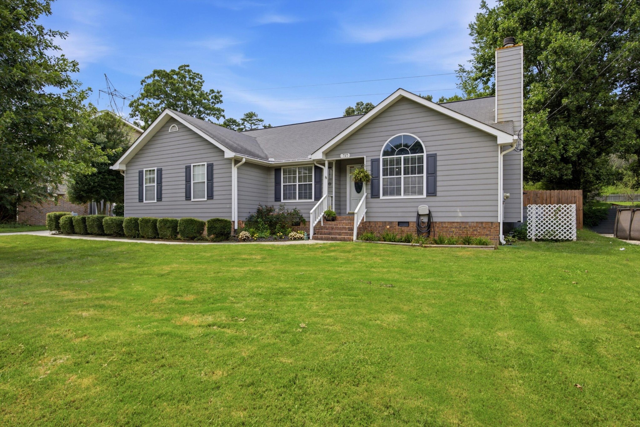 717 Ashbrook Drive Property Photo 3