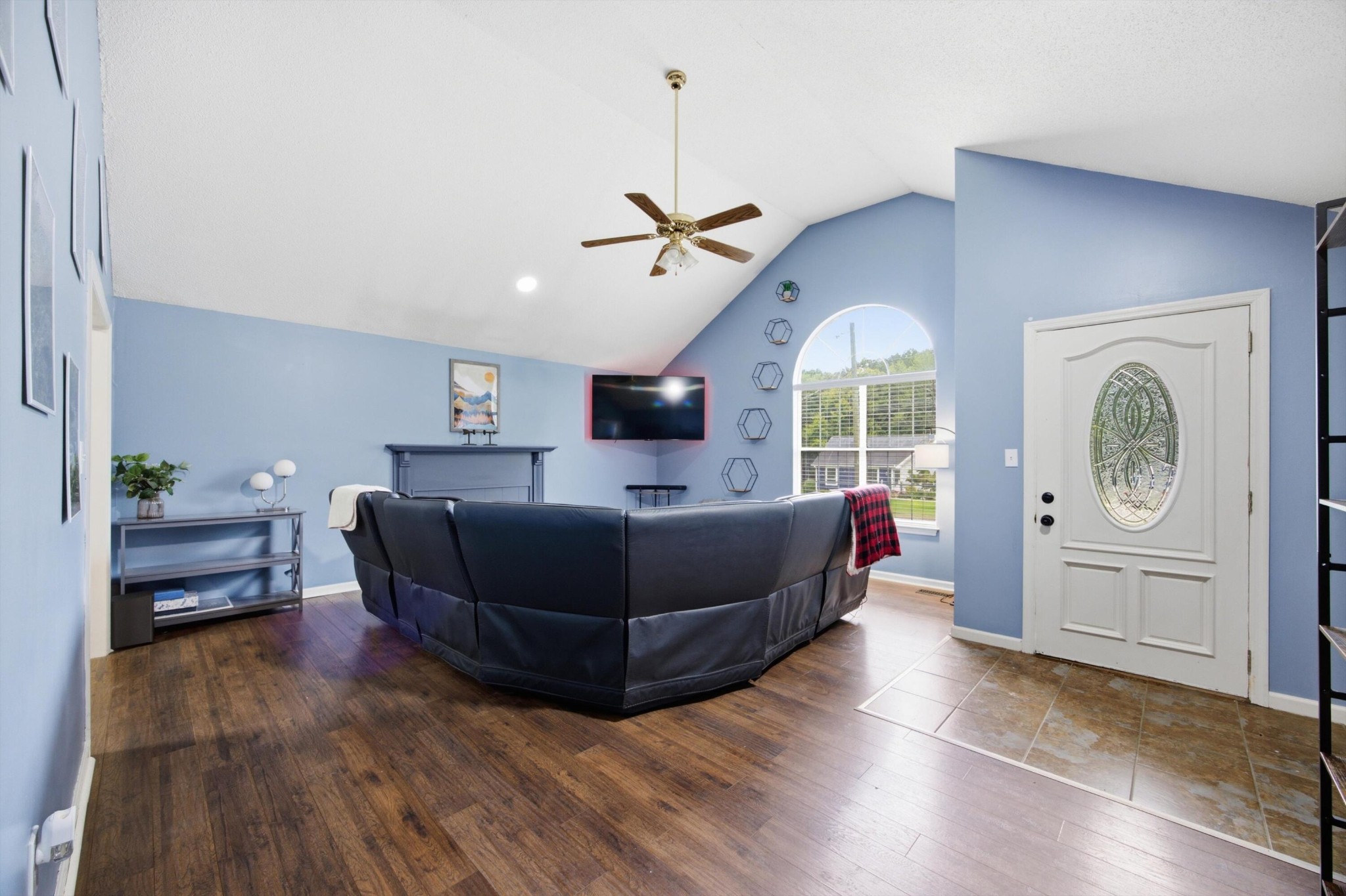 717 Ashbrook Drive Property Photo 6
