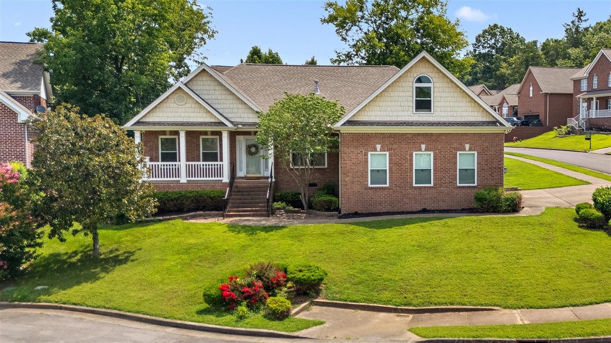 1005 Tulip Blossom Dr Property Photo 1
