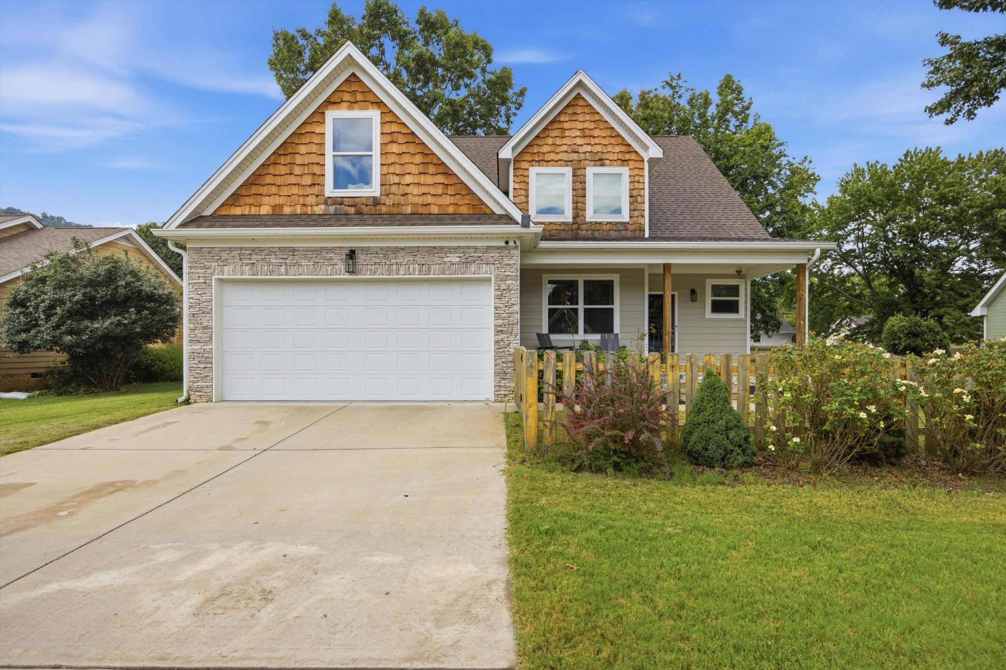 157 Willow Creek Drive Property Photo 1