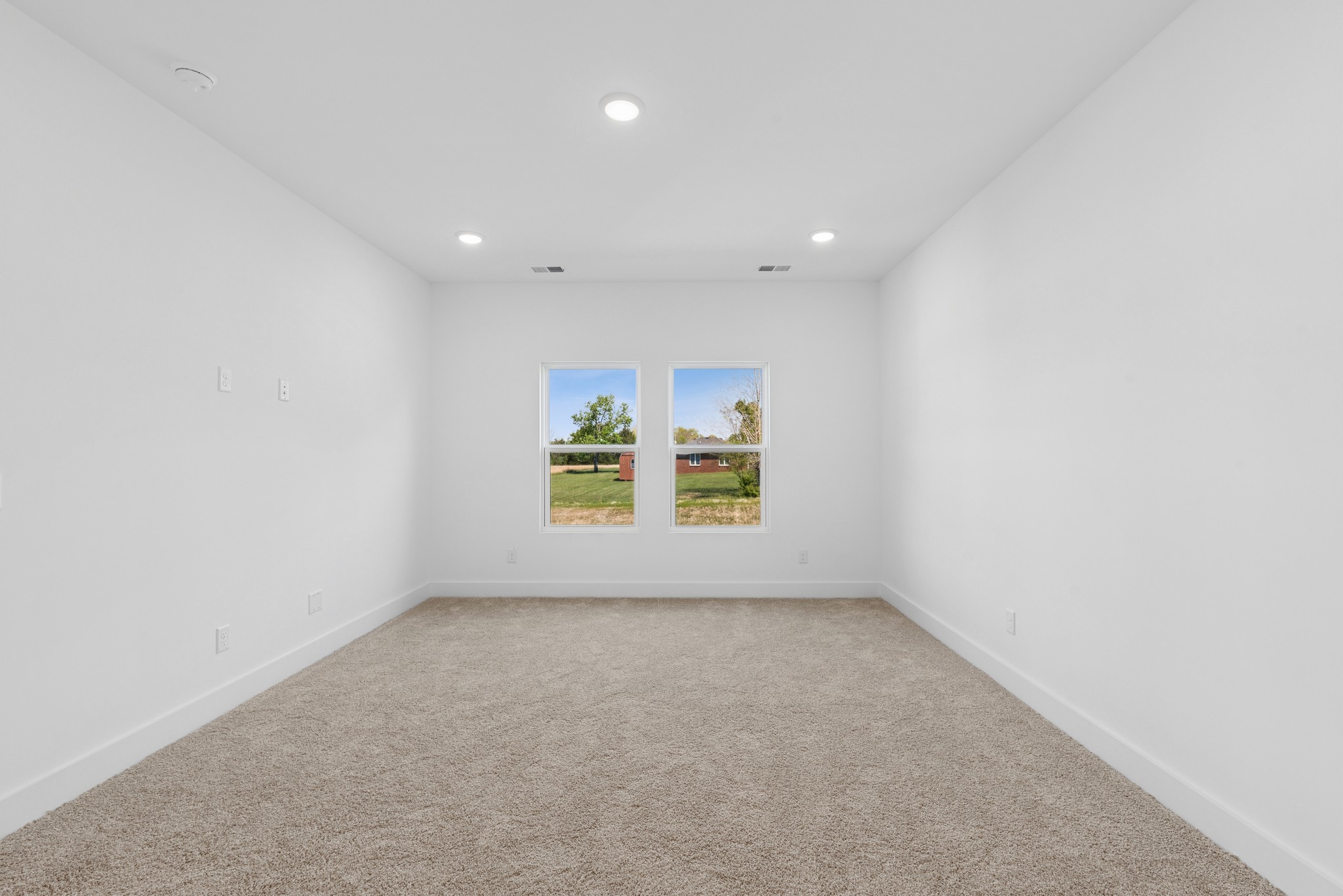 212 Conger Dr Property Photo 16