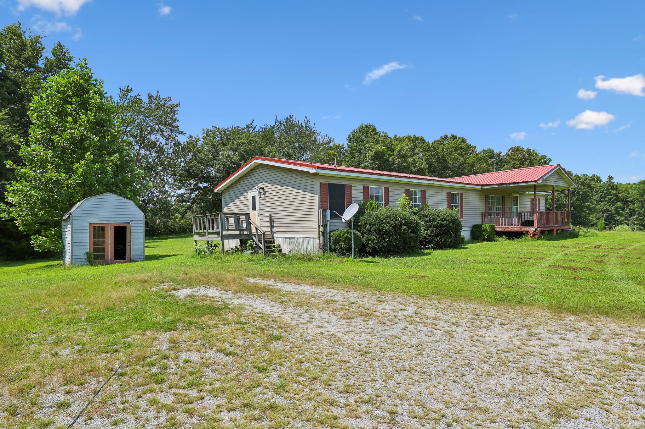17 Light Ln Property Photo 5