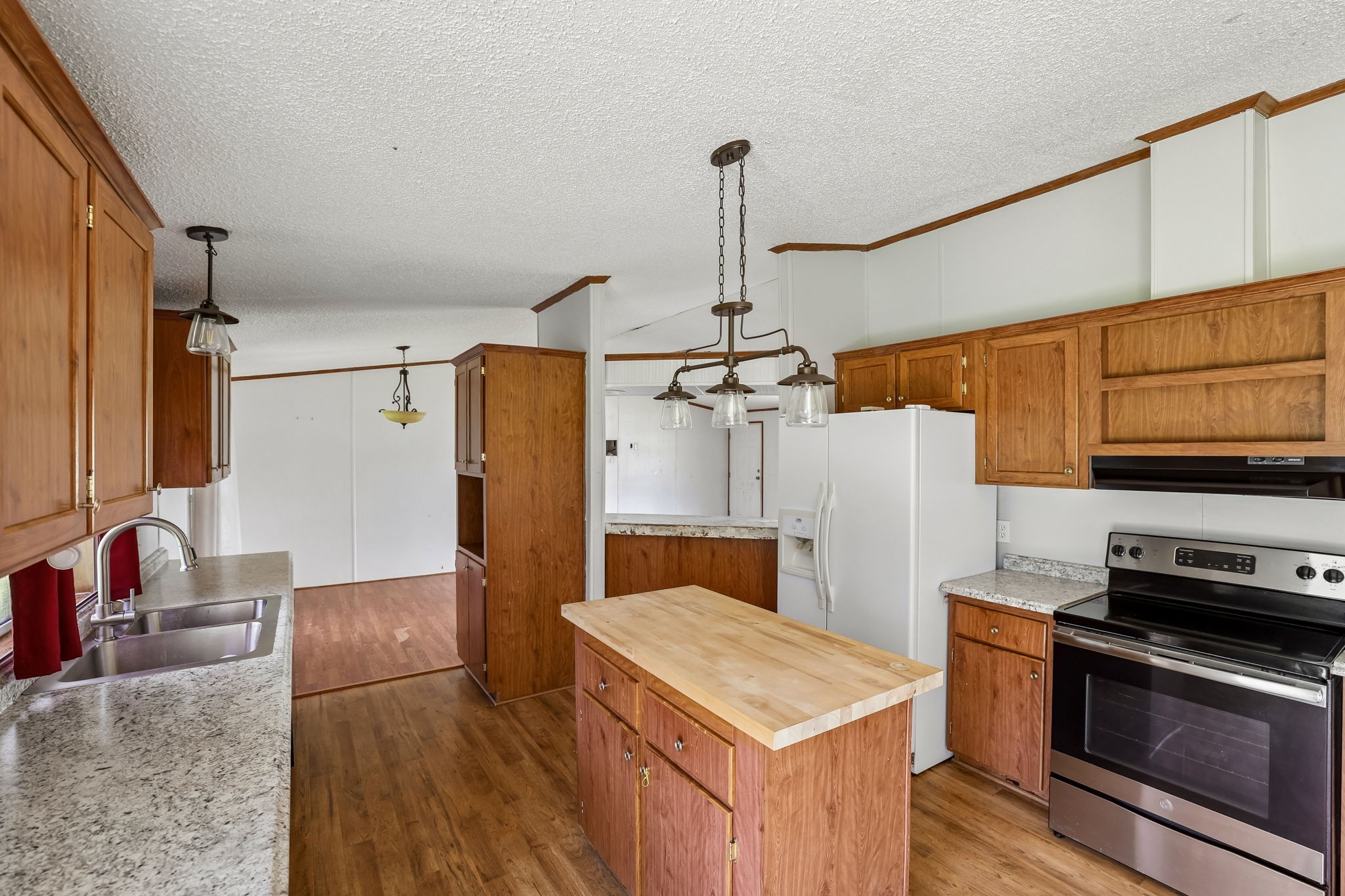 17 Light Ln Property Photo 11
