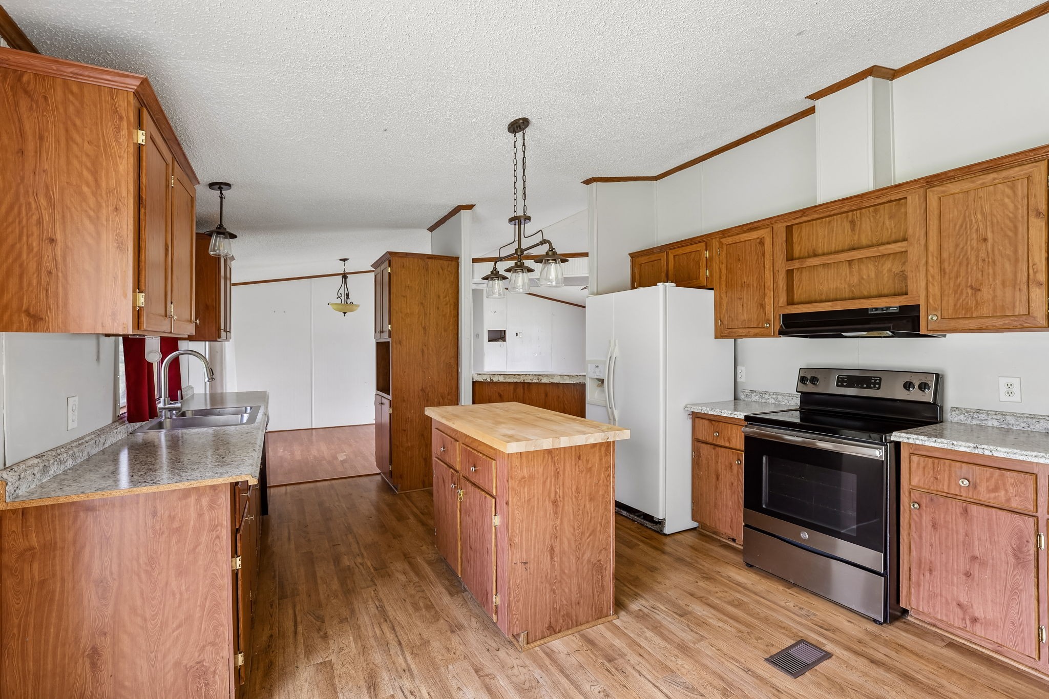 17 Light Ln Property Photo 16