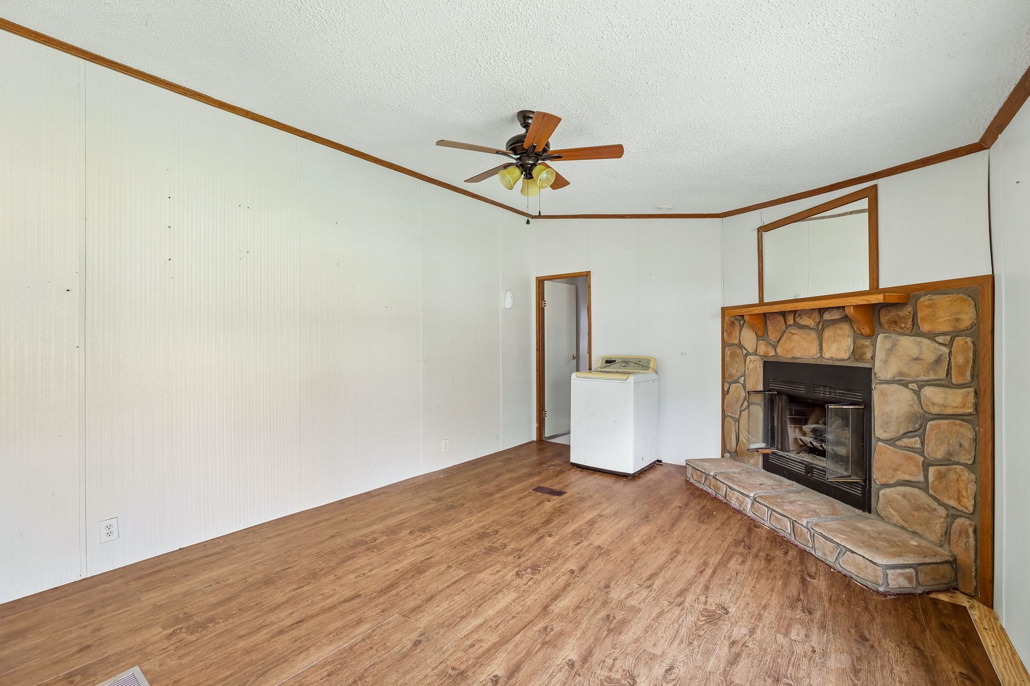 17 Light Ln Property Photo 25