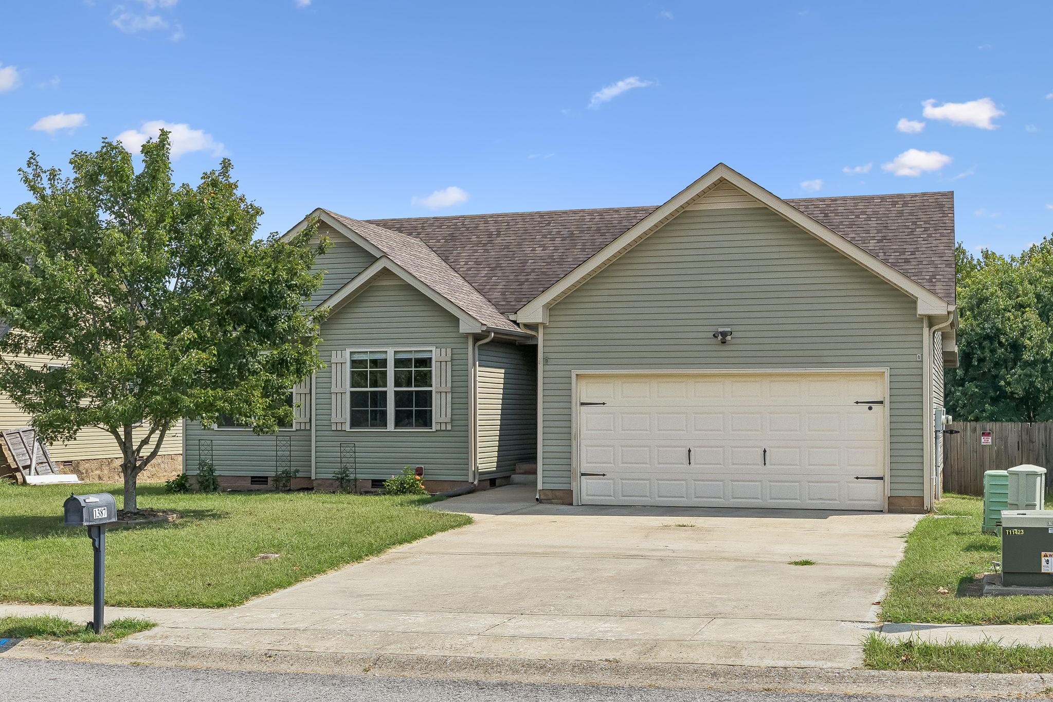 1387 Whitt Ln Property Photo 1