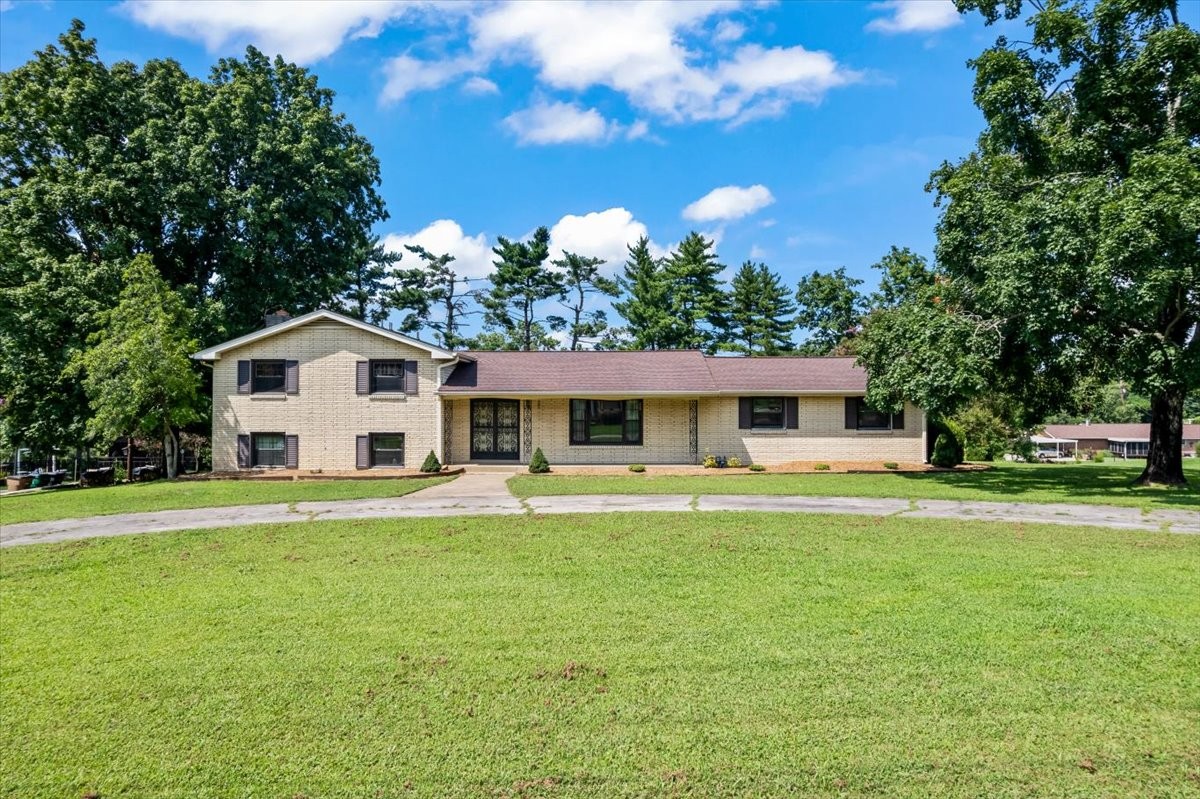 400 Nesbitt Ln Property Photo 1