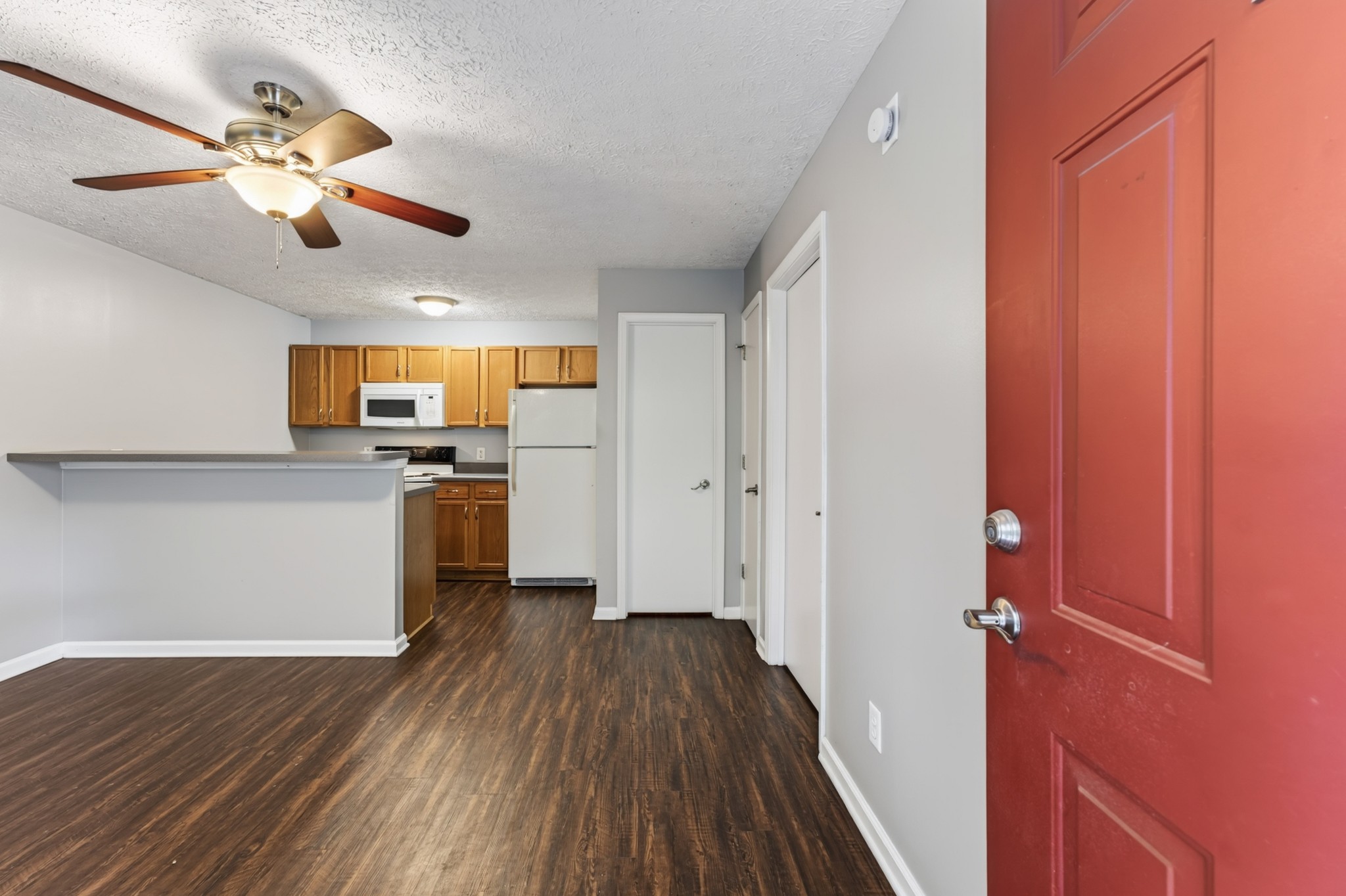 765 Robb Ave Property Photo 4
