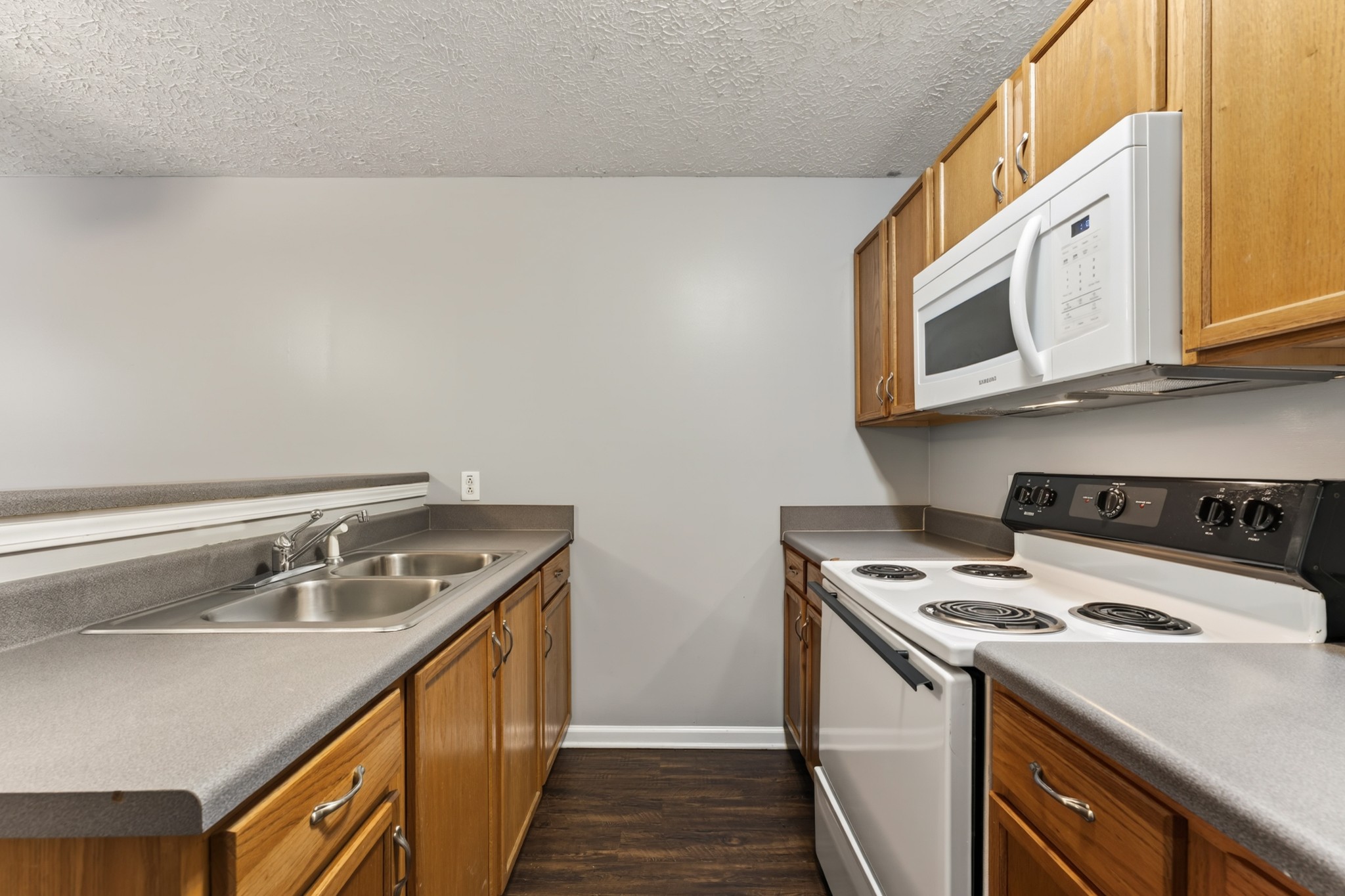 765 Robb Ave Property Photo 11