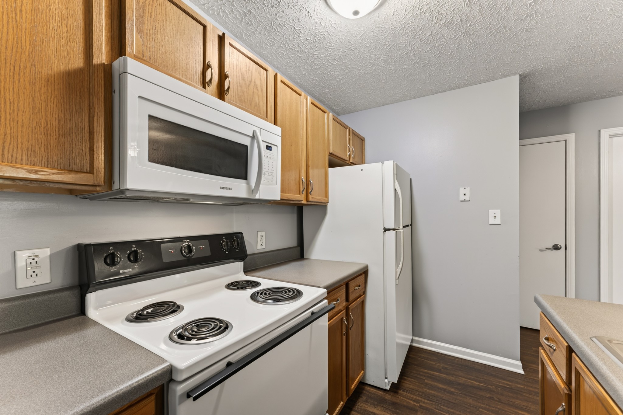 765 Robb Ave Property Photo 16