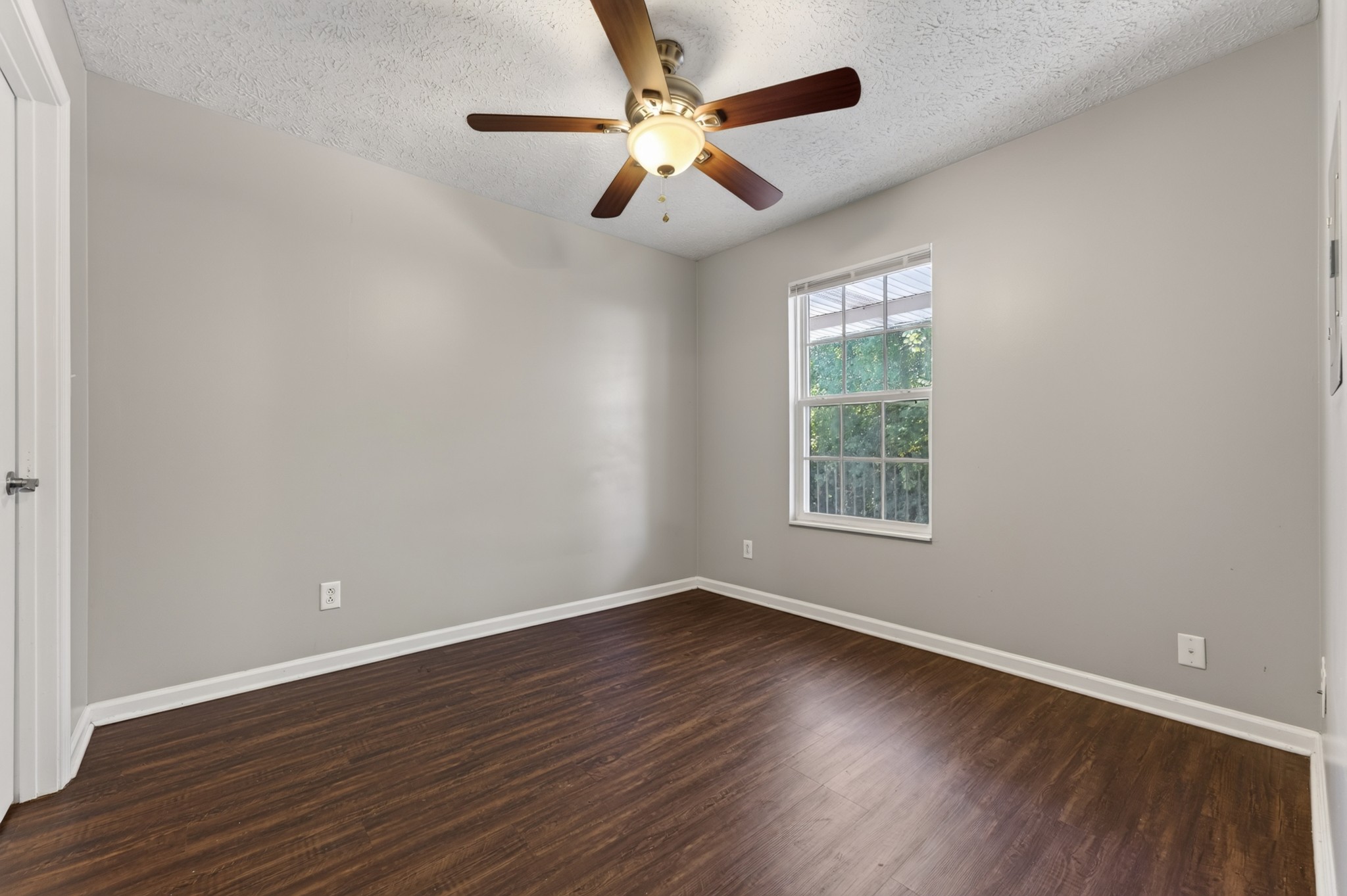 765 Robb Ave Property Photo 17