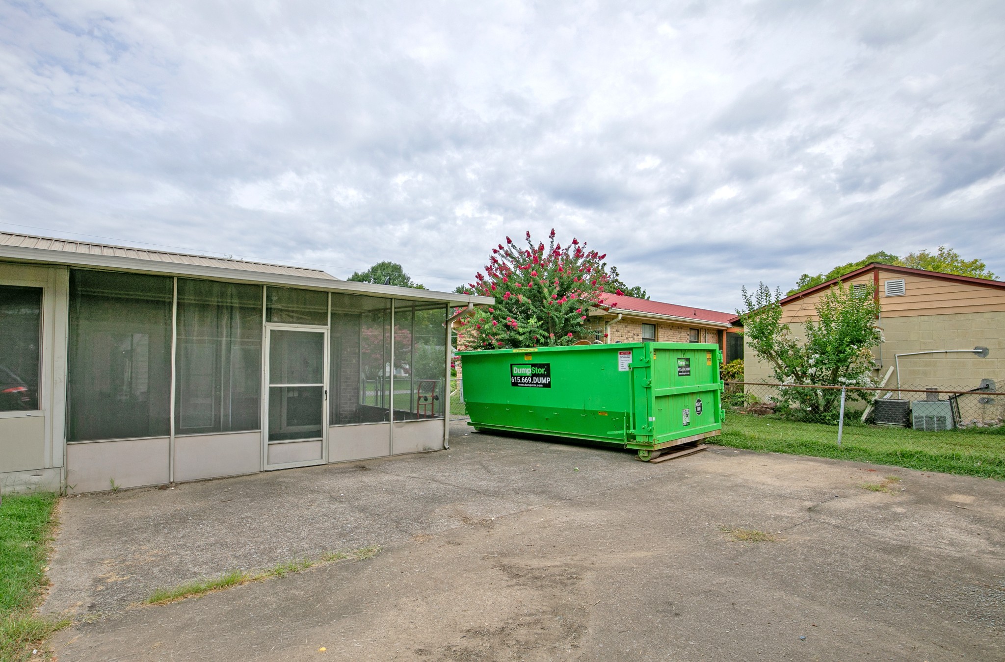 307 Donna Dr Property Photo 42