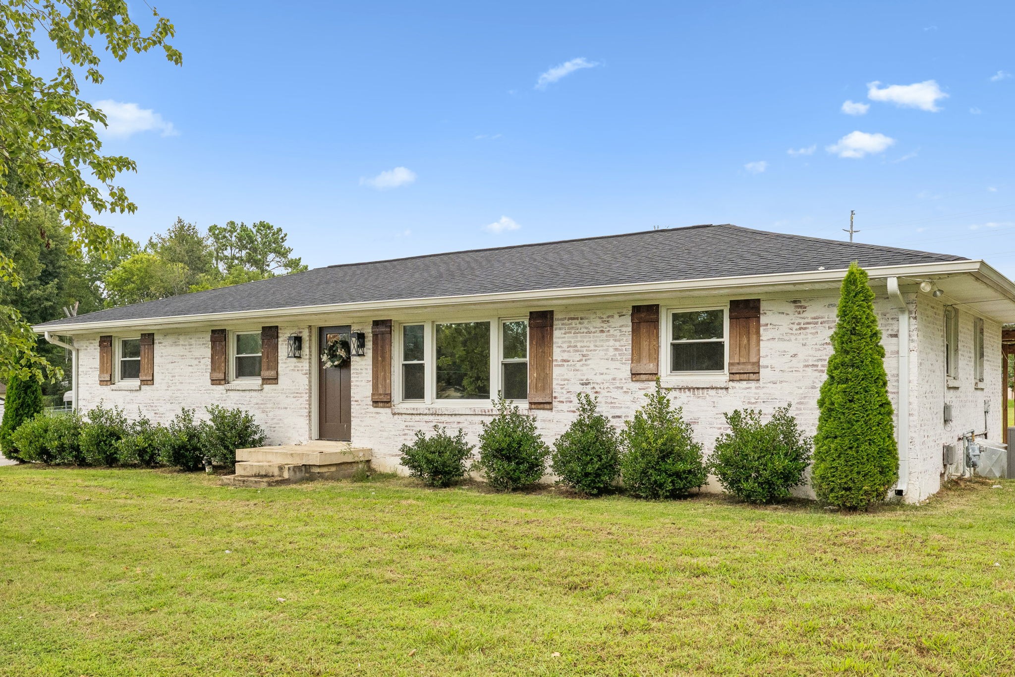 200 Blackpatch Dr Property Photo 1