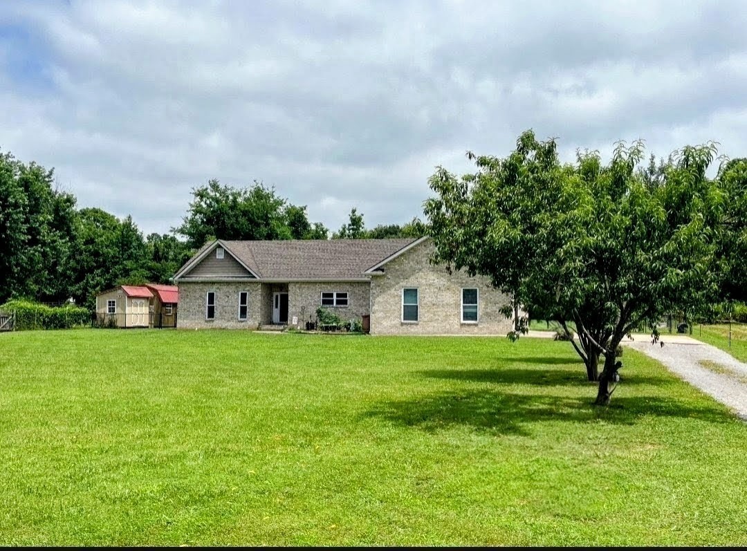 620 Central Valley Rd Property Photo 1