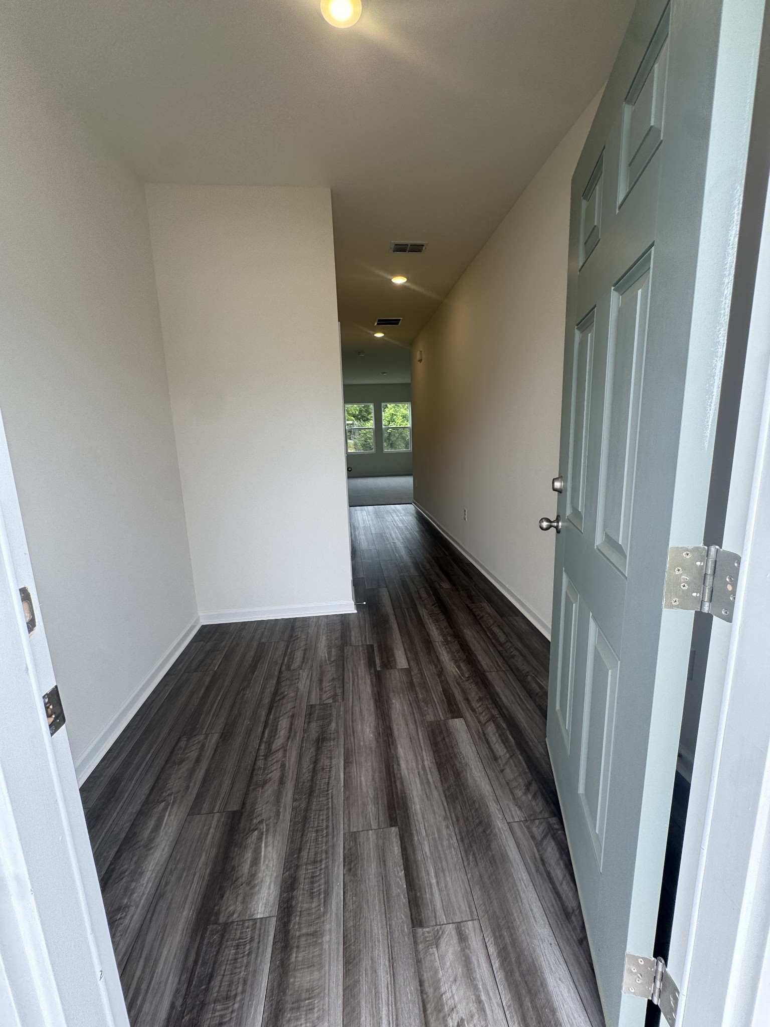 181 Snowdrop Ave Property Photo 5