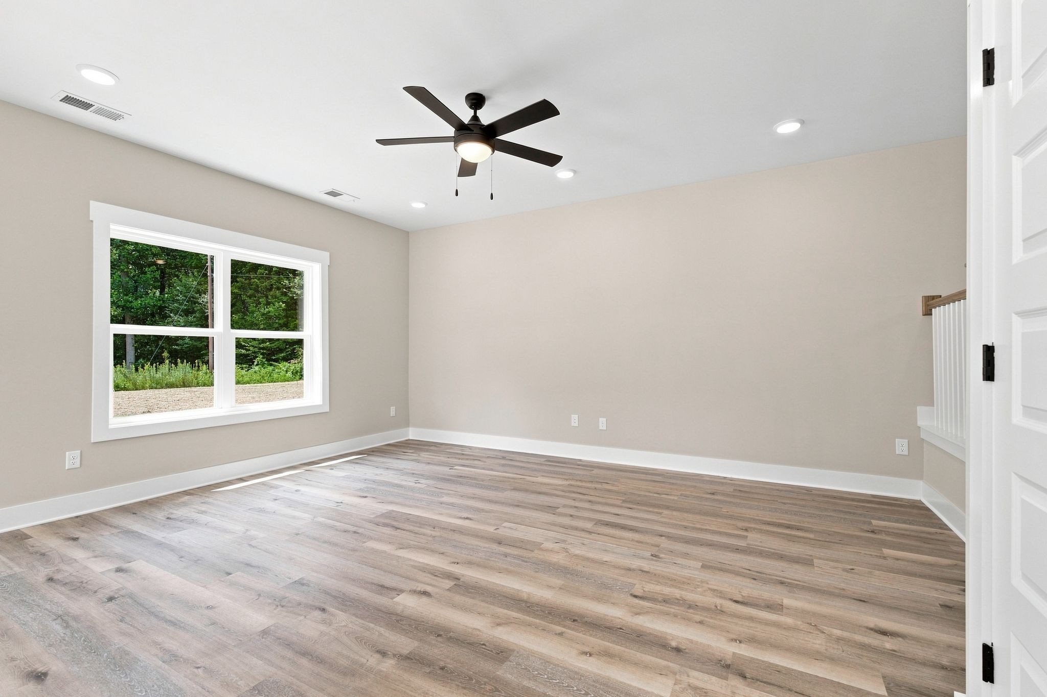 2869 Ferrells Branch Rd Property Photo 7