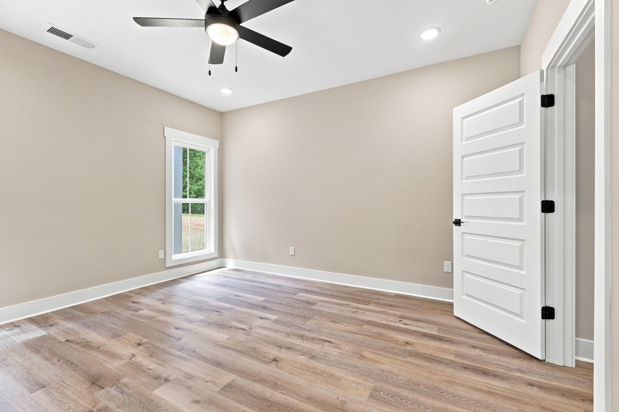 2891 Ferrells Branch Rd Property Photo 10