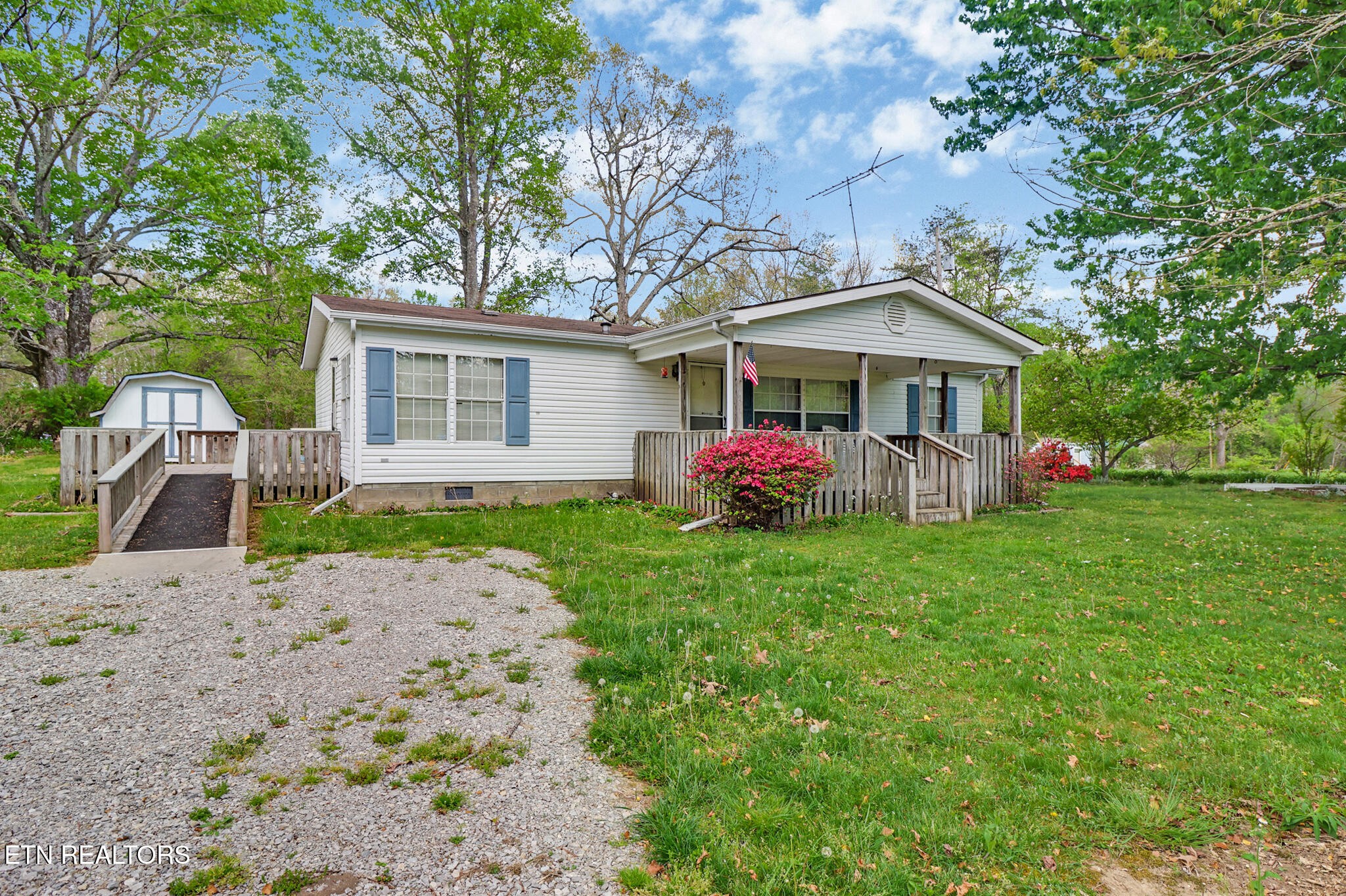1243 Franklin Loop Property Photo 1