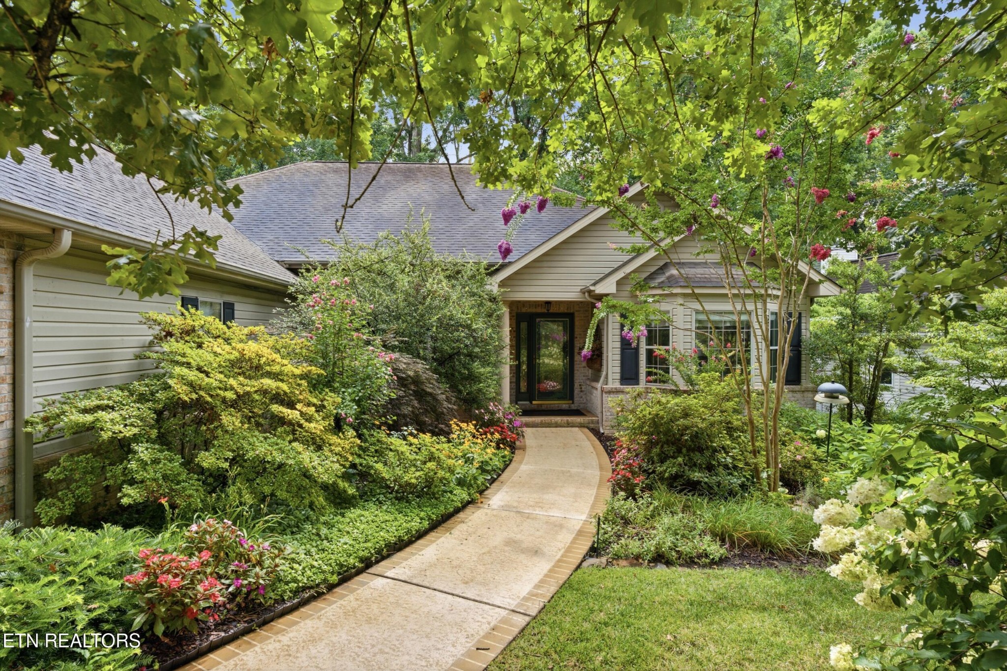 114 Oostanali Way
