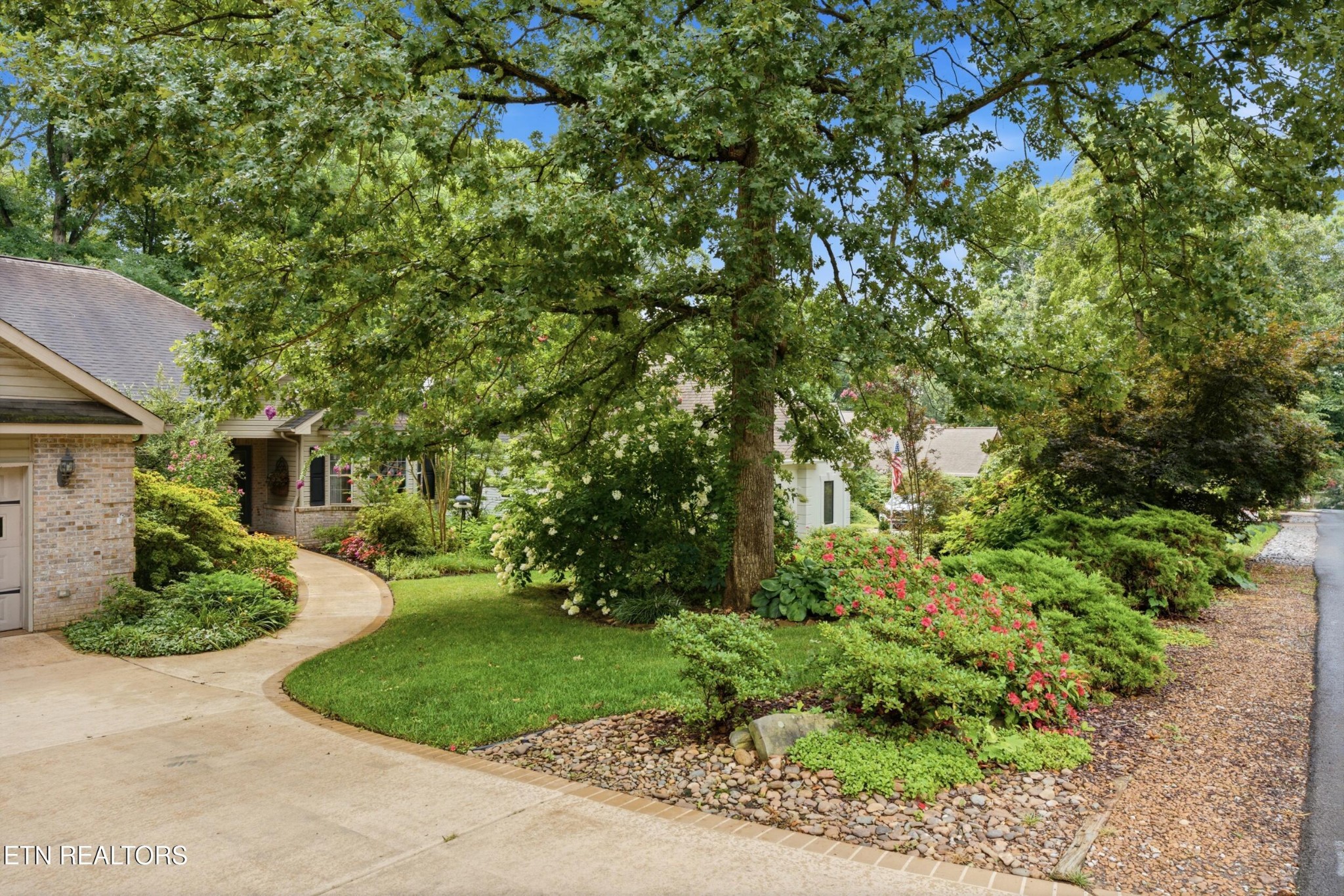 114 Oostanali Way Property Photo 45