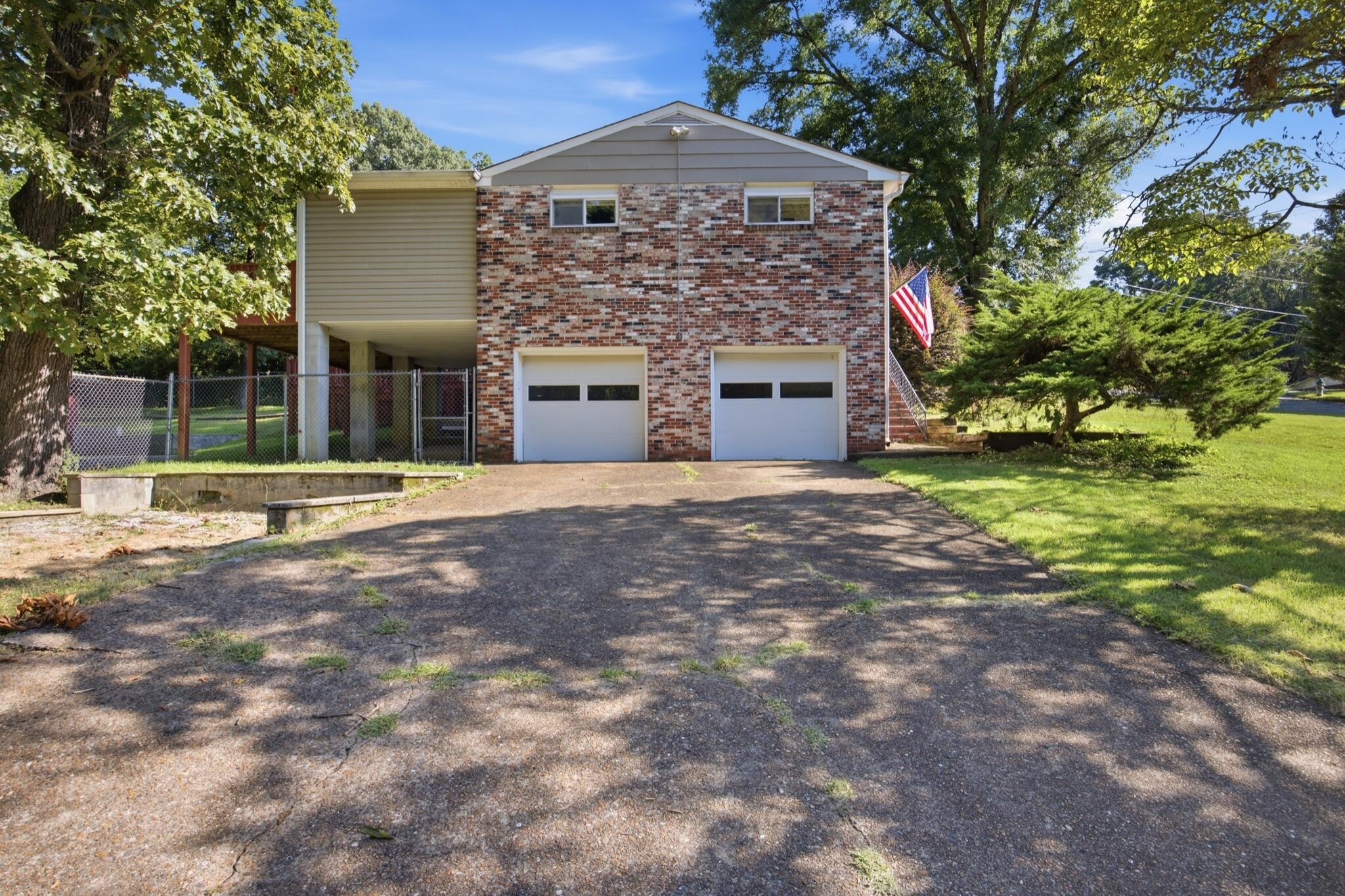 185 Diane Lane Property Photo 2