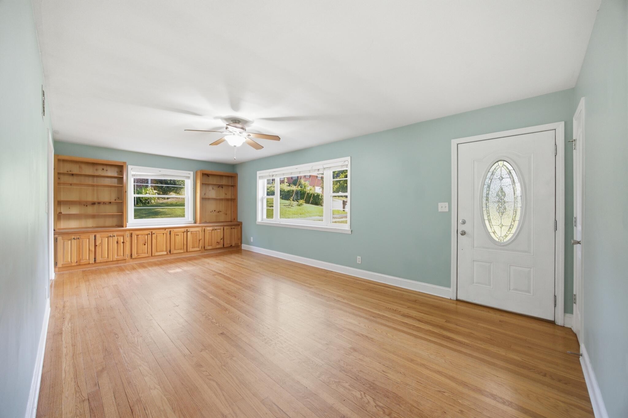 185 Diane Lane Property Photo 4