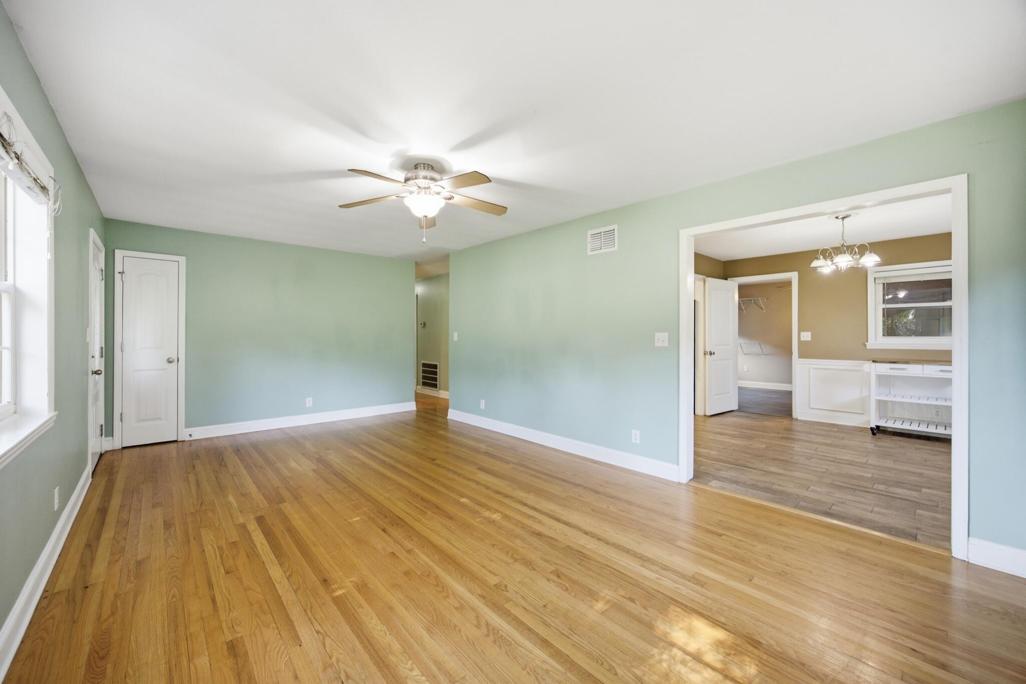 185 Diane Lane Property Photo 5