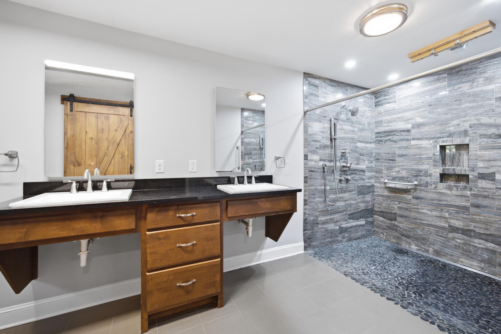 185 Diane Lane Property Photo 15