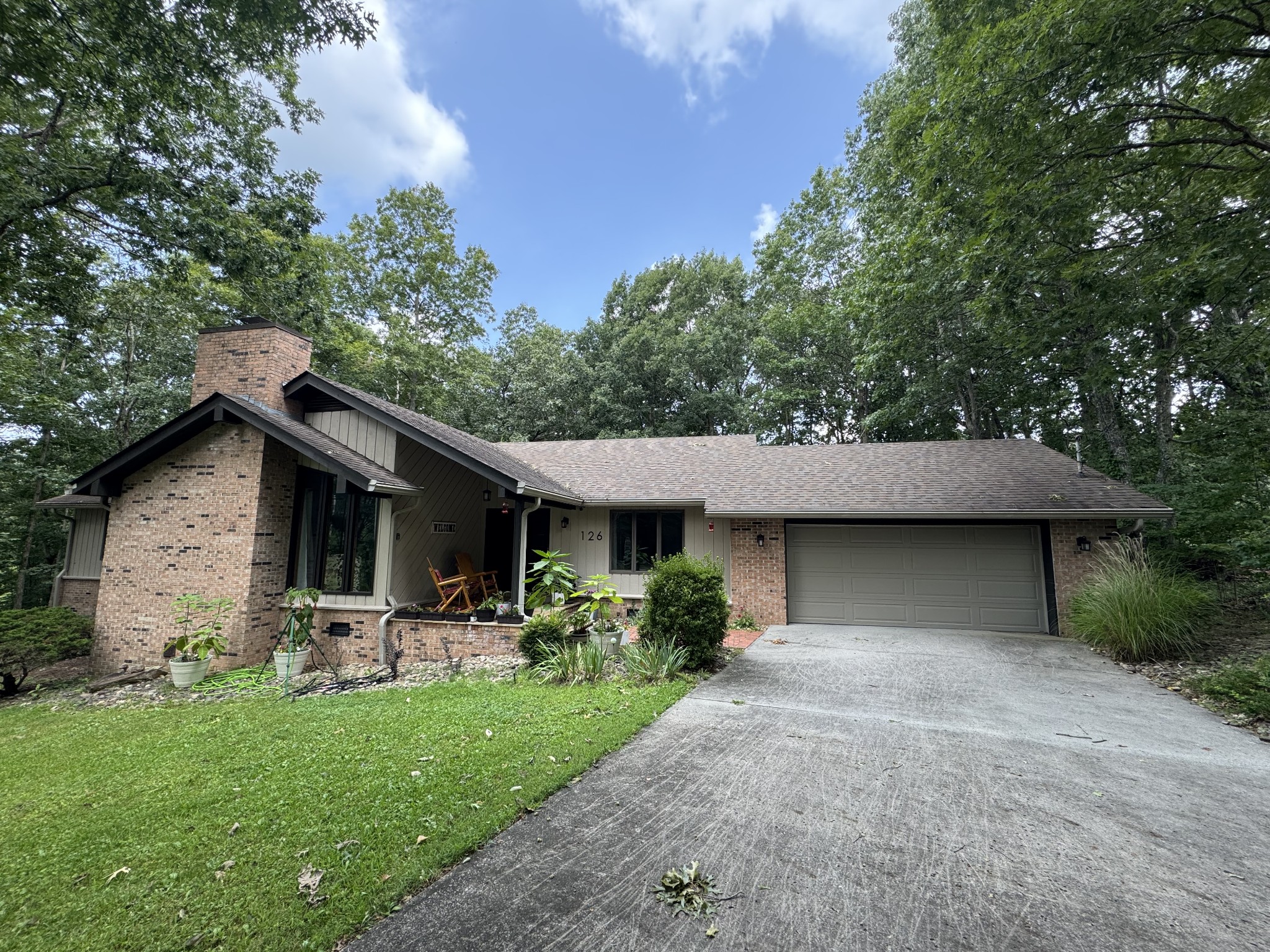 126 Rolling Green Dr Property Photo 1