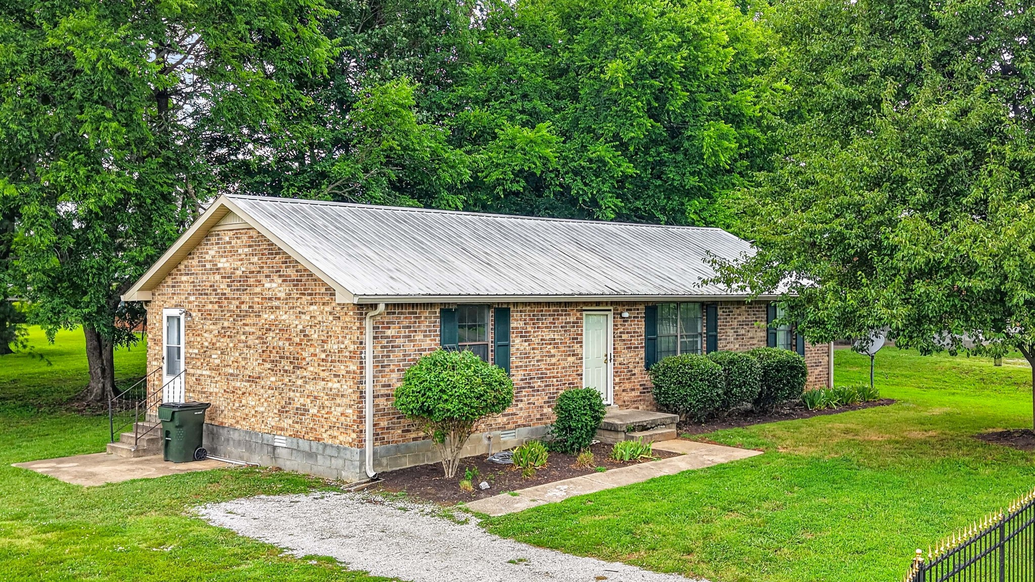 205 Walnut Crest Dr Property Photo 1