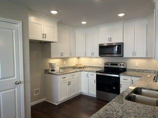 357 Oak Glen Dr Property Photo 4