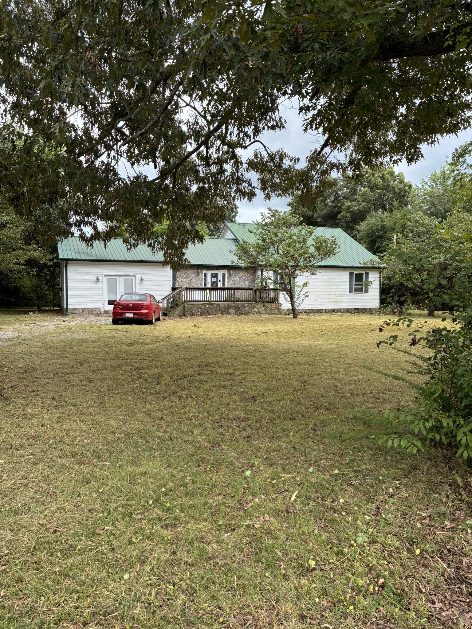 141 Hollow Springs Rd Property Photo 1