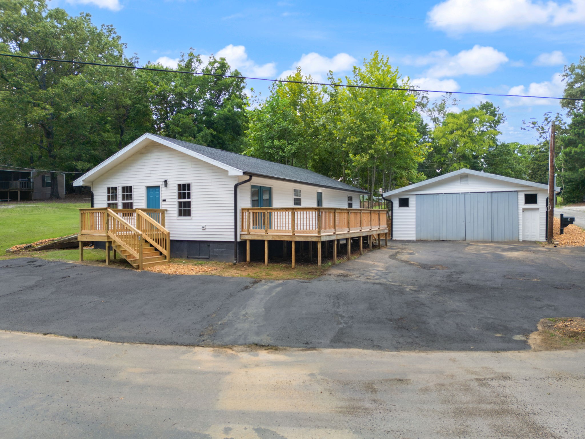 5 Dog Dr Property Photo 1