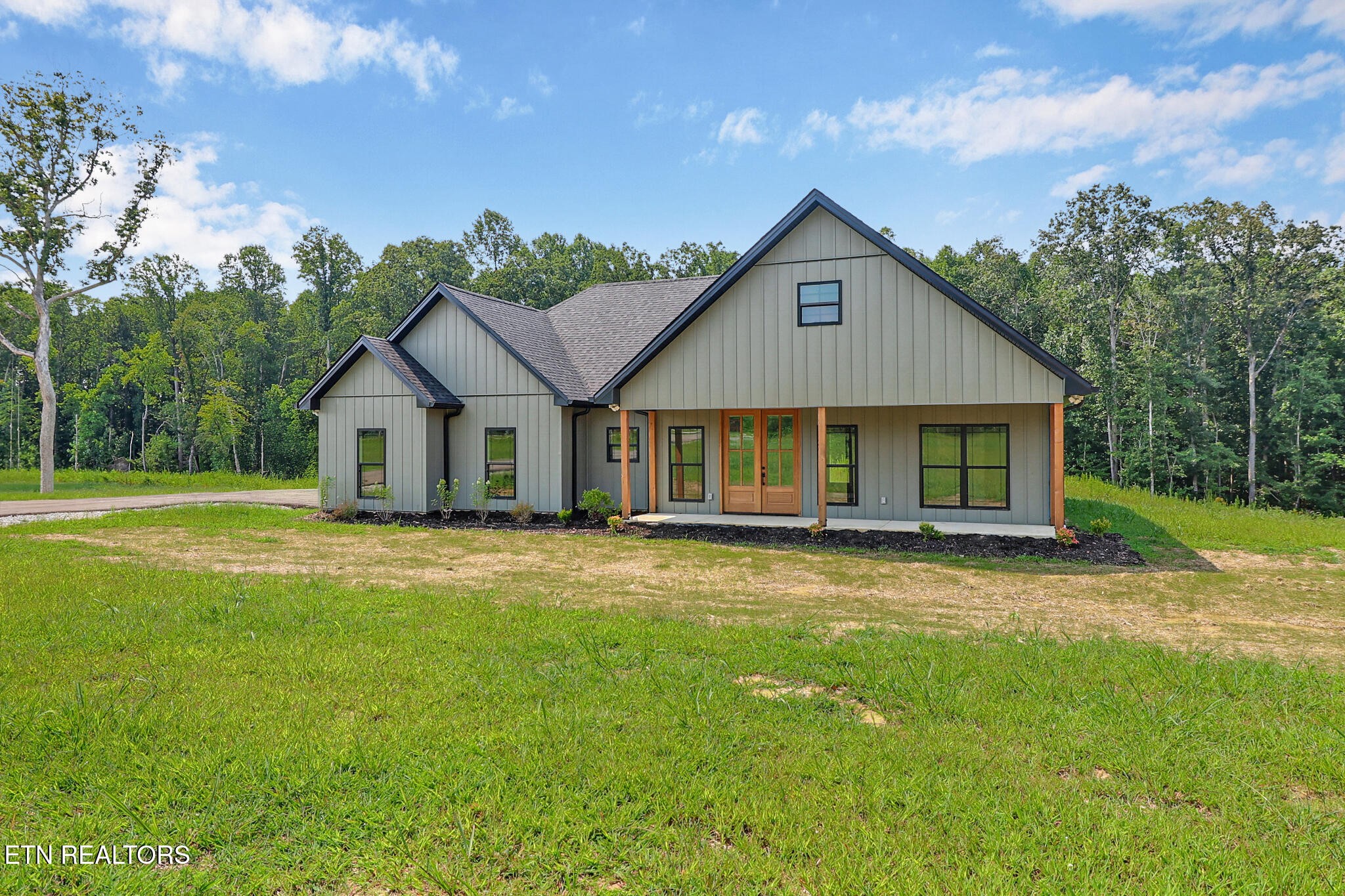 1458 Taylor Place Rd Property Photo 1