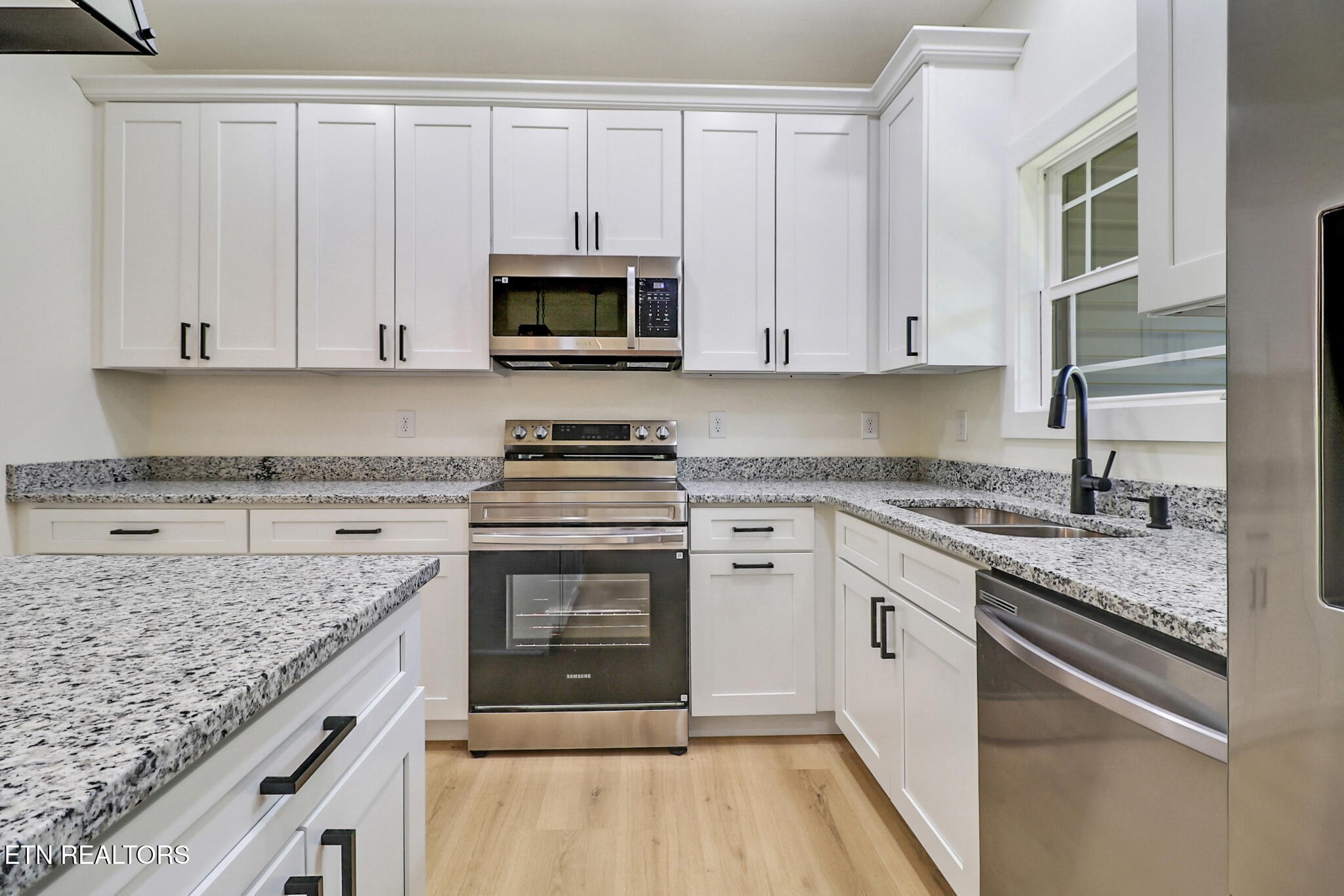 1458 Taylor Place Rd Property Photo 14