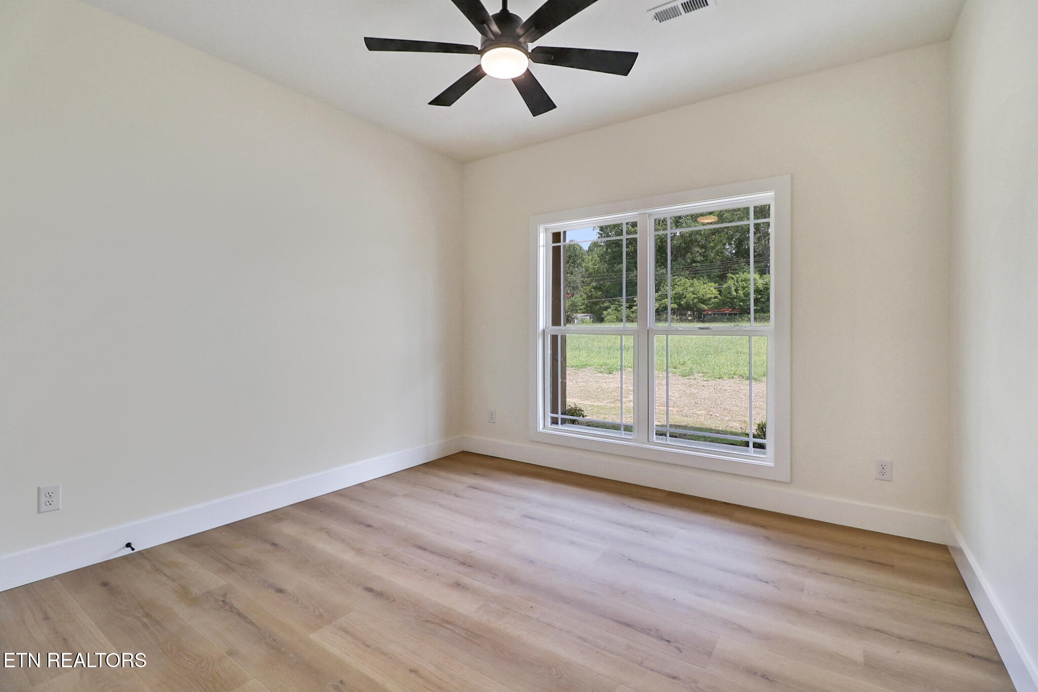 1458 Taylor Place Rd Property Photo 18