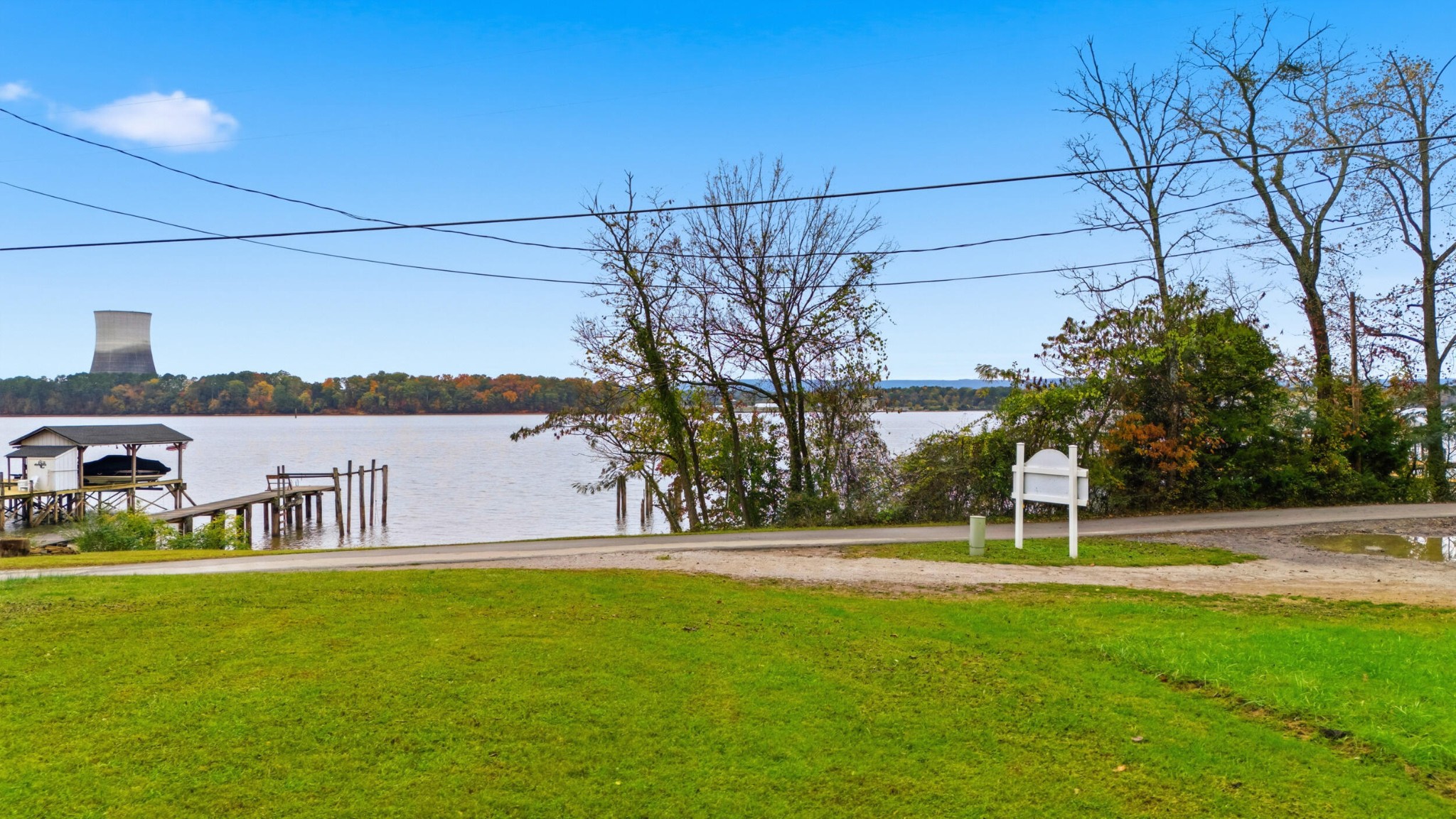 6352 Lynn Road Property Photo 9