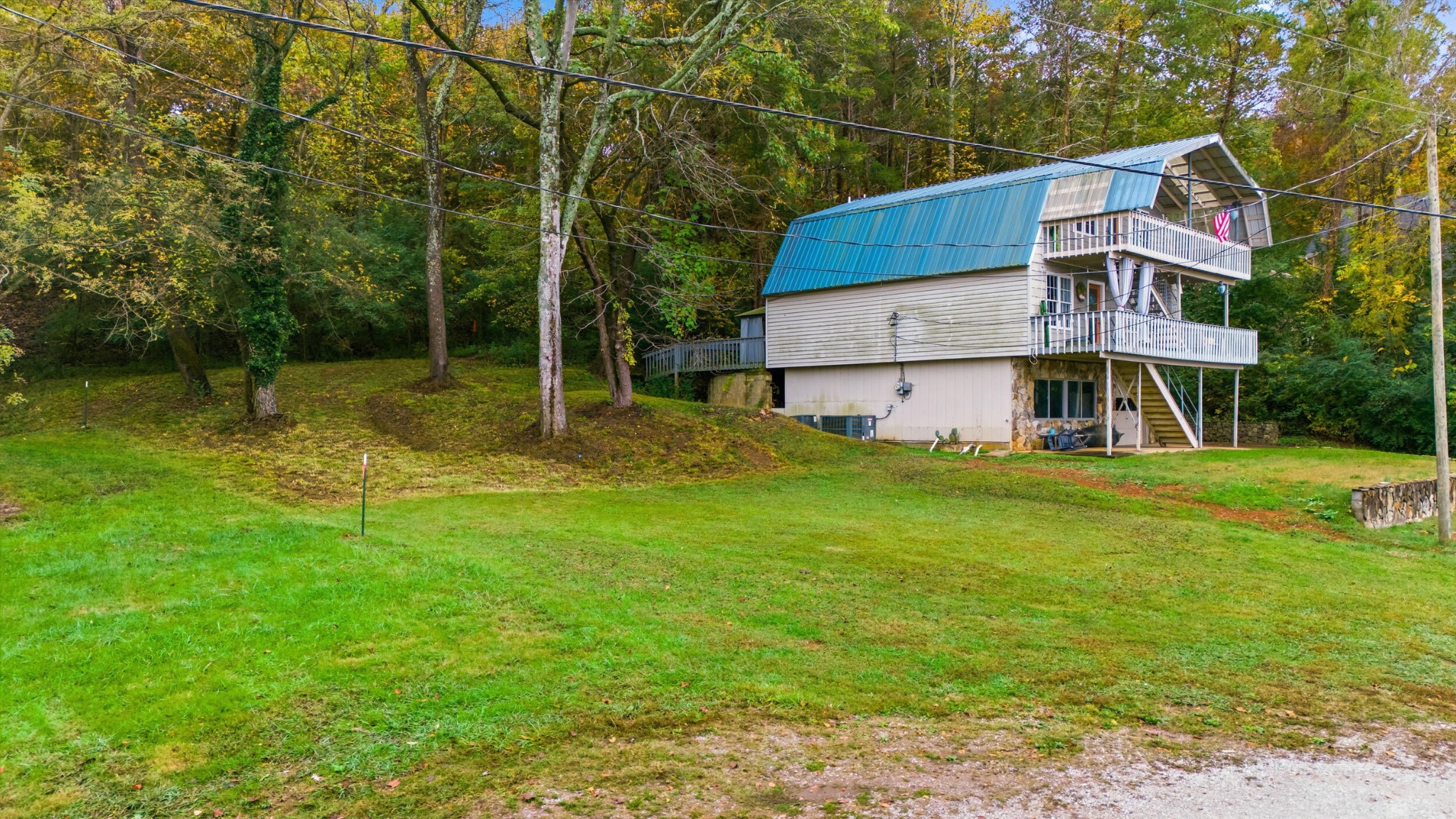 6352 Lynn Road Property Photo 12