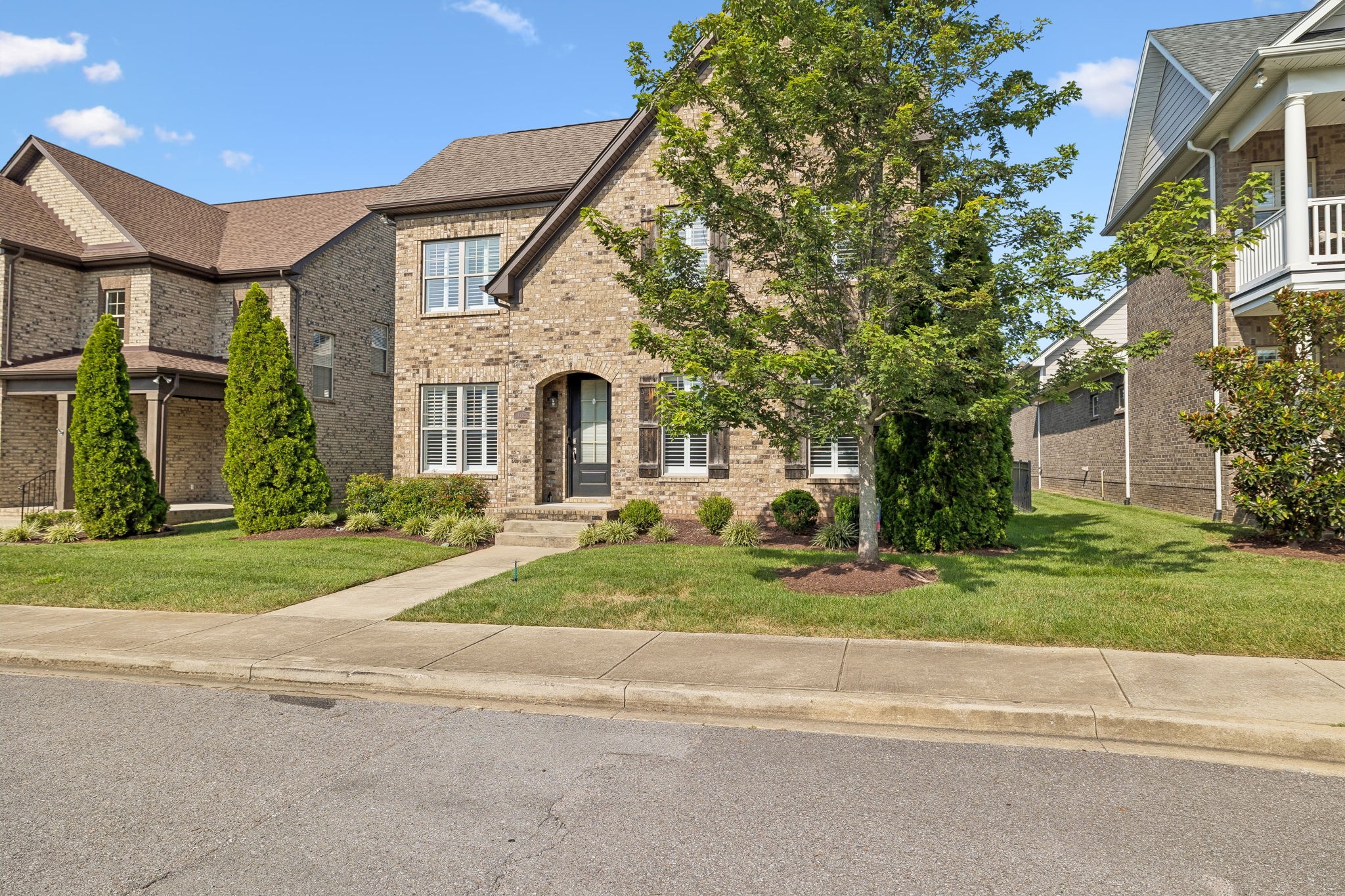 1082 N Mcmahan Dr Property Photo 4