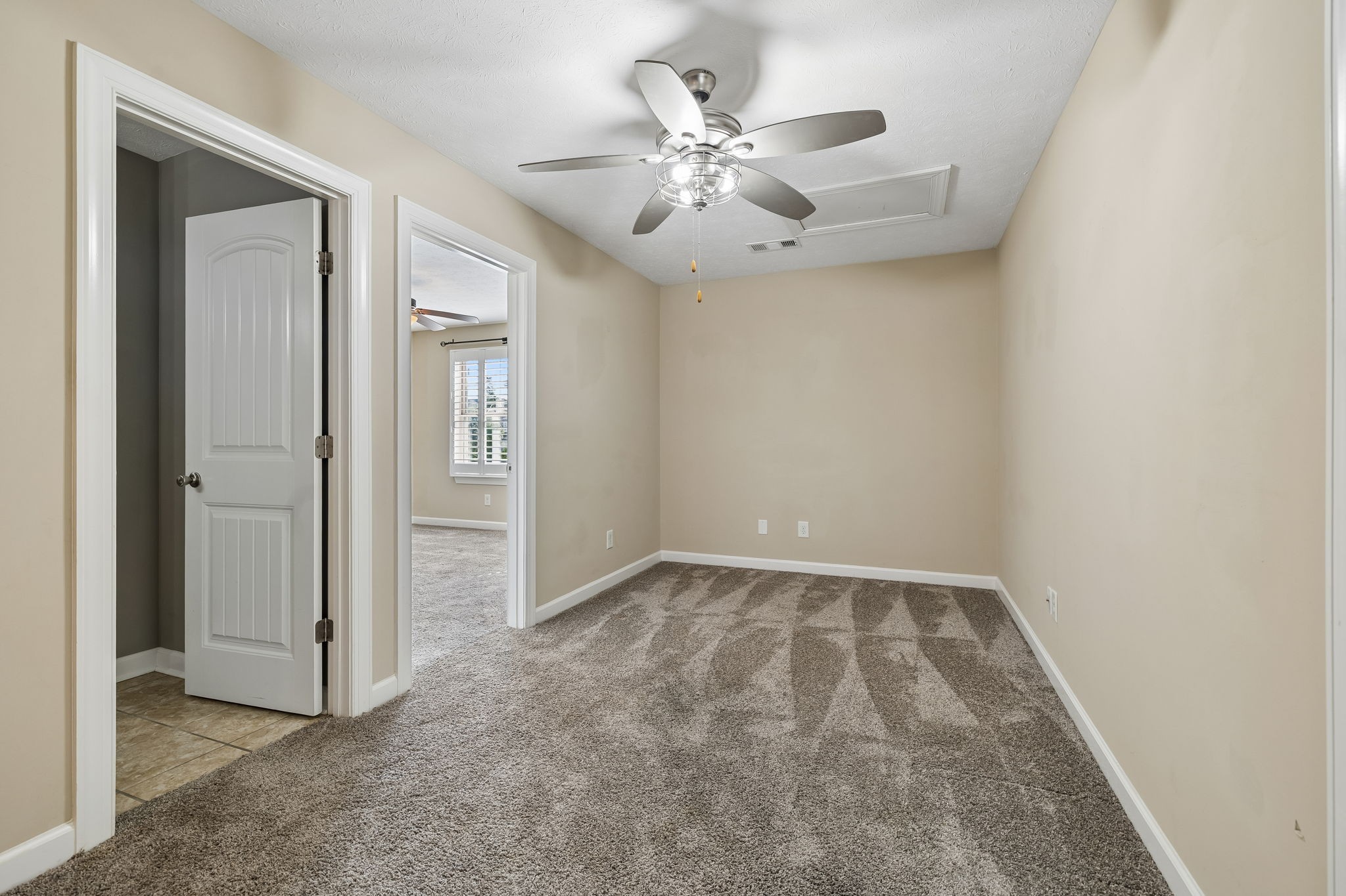 1082 N Mcmahan Dr Property Photo 30