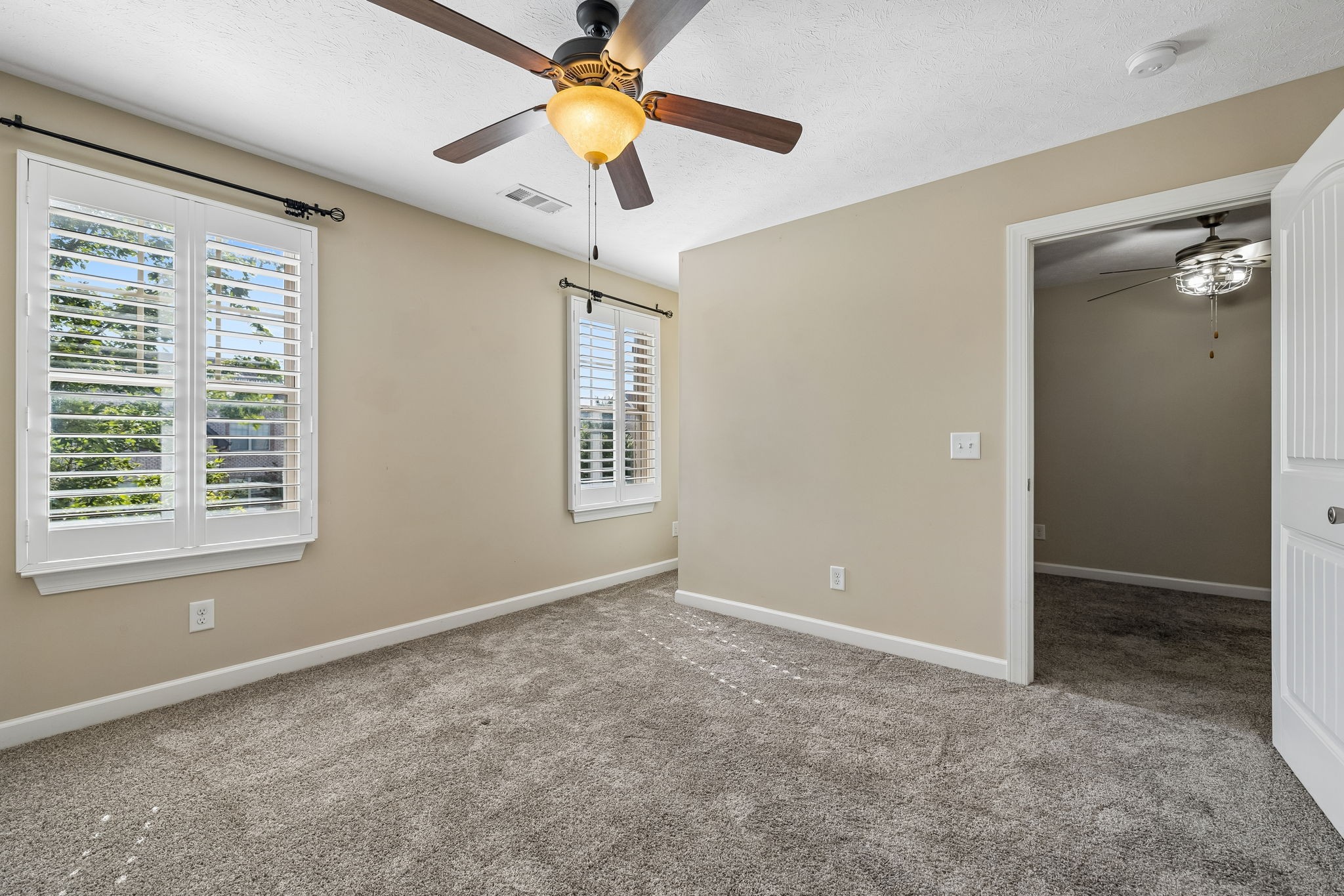 1082 N Mcmahan Dr Property Photo 32