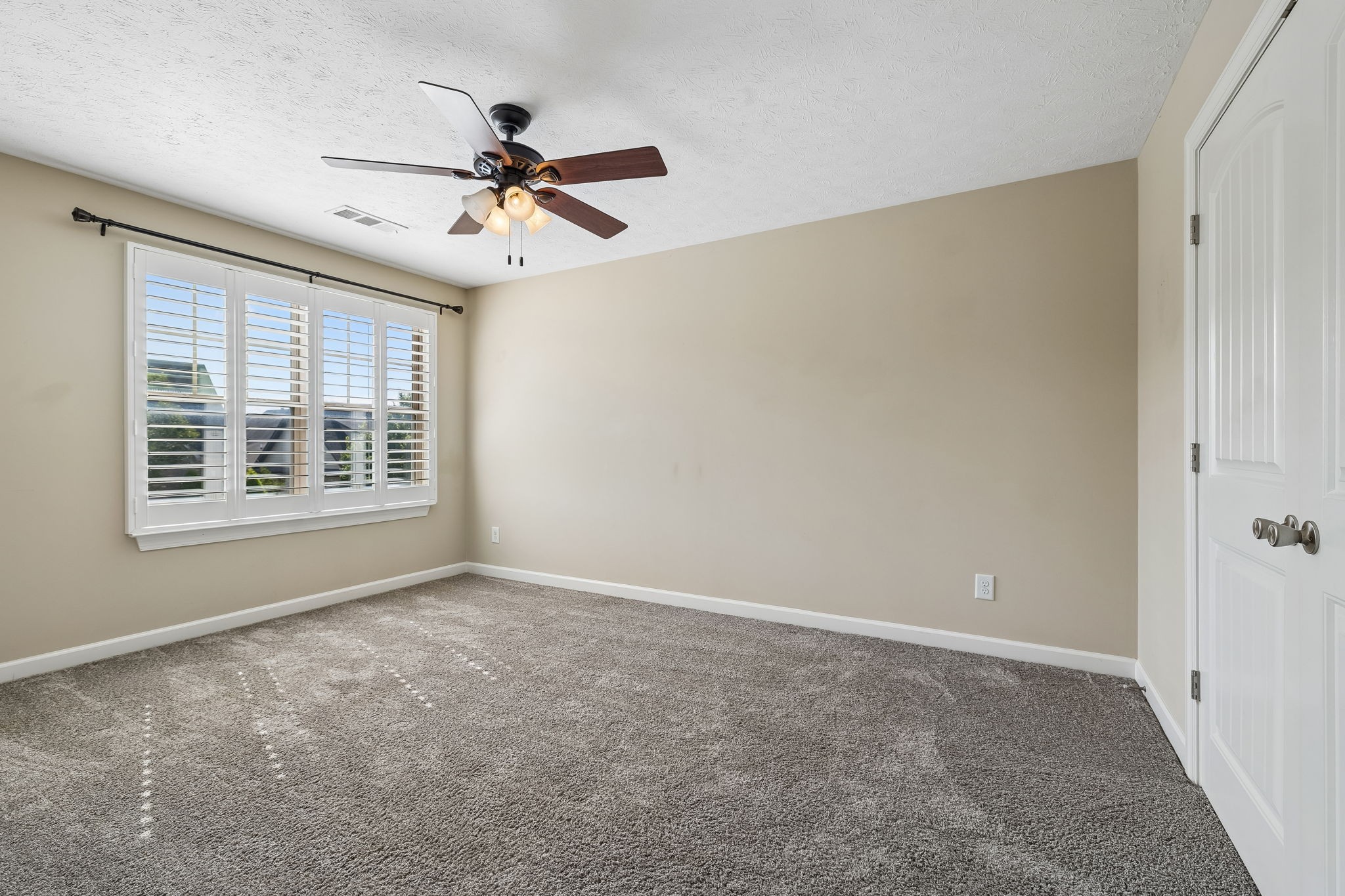 1082 N Mcmahan Dr Property Photo 36