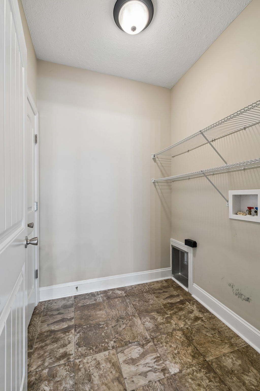 1082 N Mcmahan Dr Property Photo 45